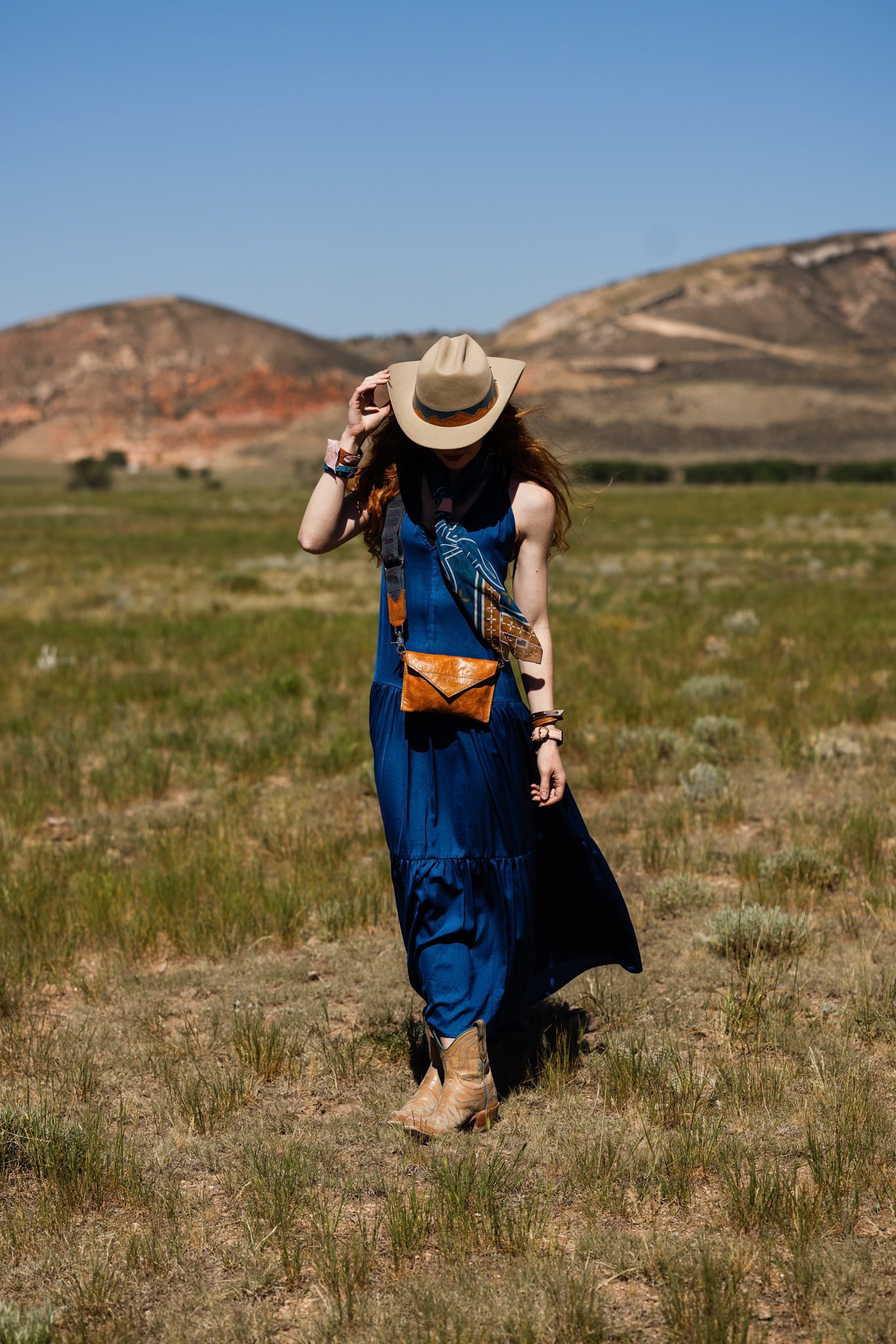 Vintage Cowgirl Collection | Envelope Cellphone Crossbody | Golden Rose Embossed
