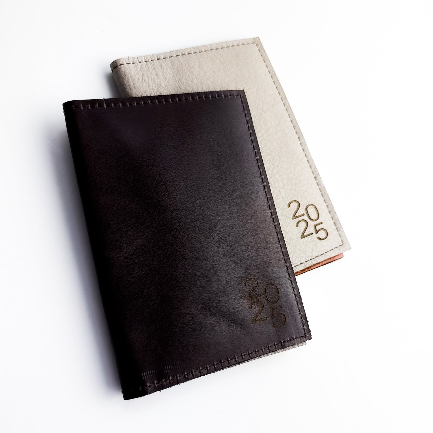 Grad Collection | Passport Capsule Wallet