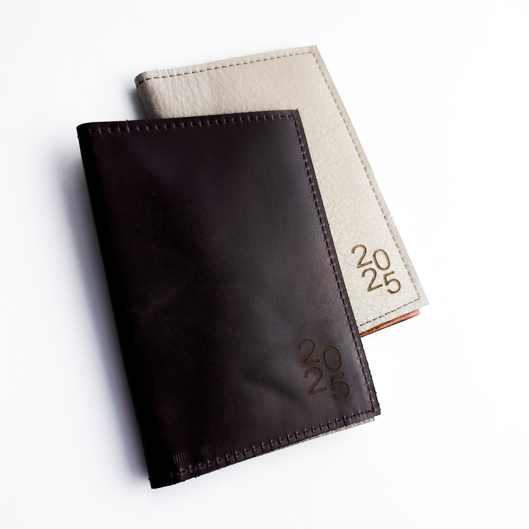 Grad Collection | Passport Capsule Wallet
