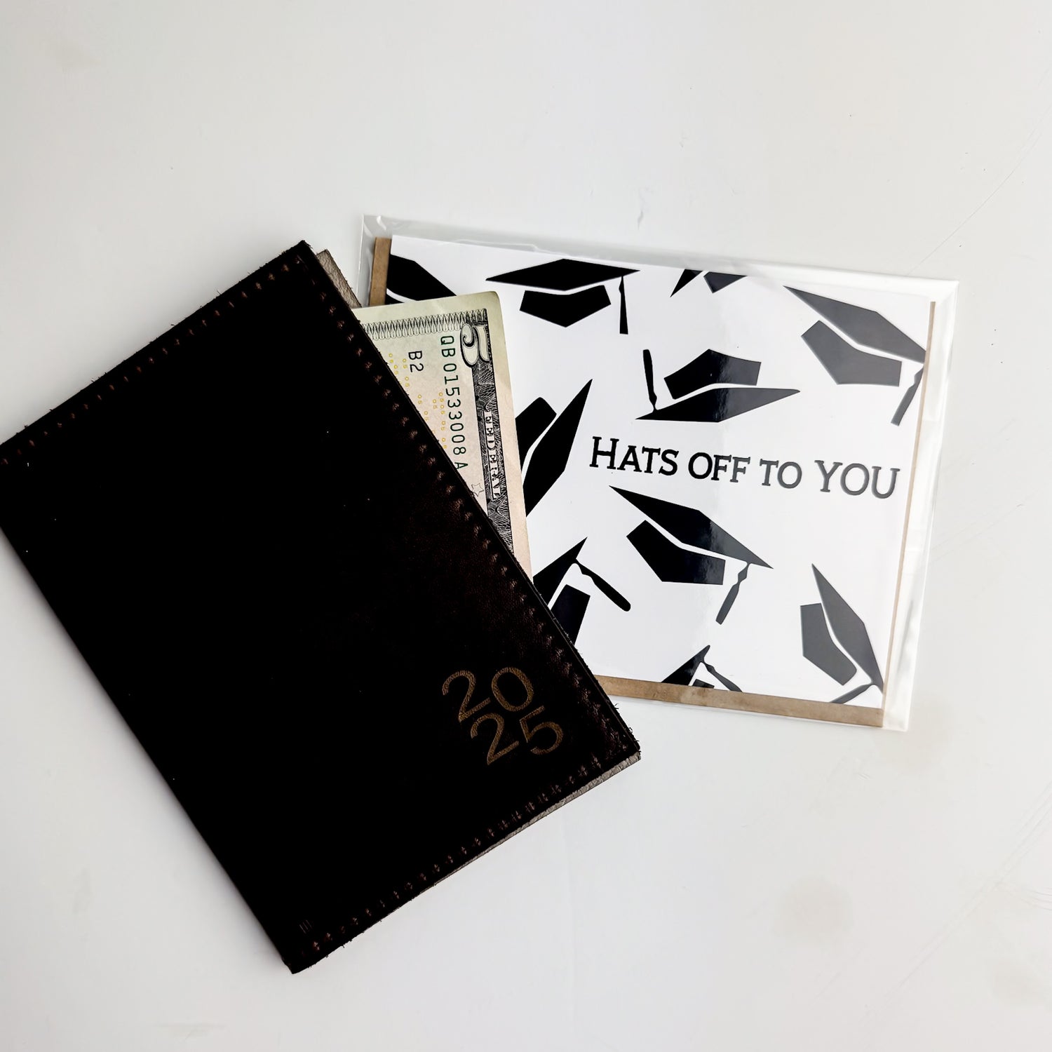 Grad Collection | Passport Capsule Wallet