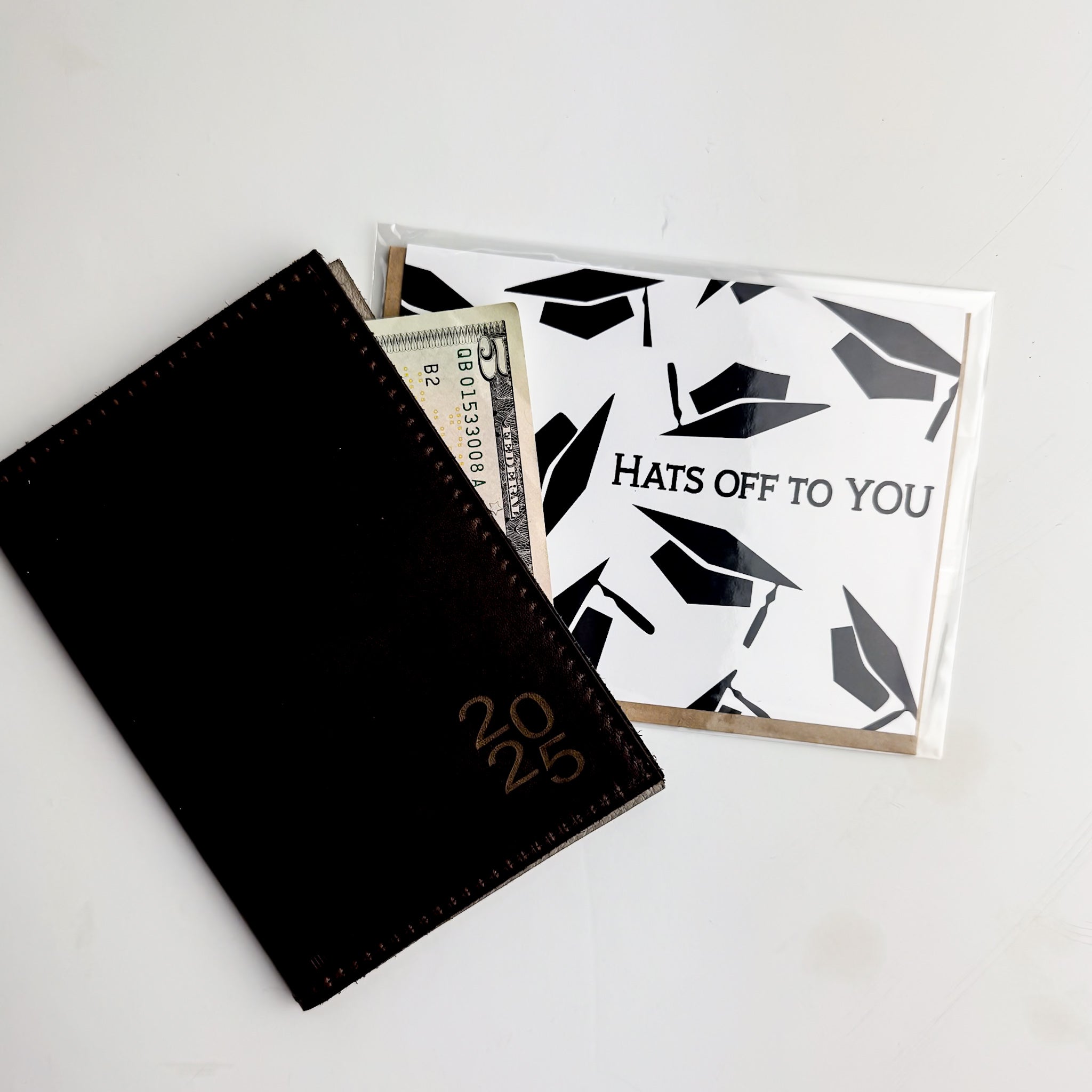 Grad Collection | Passport Capsule Wallet