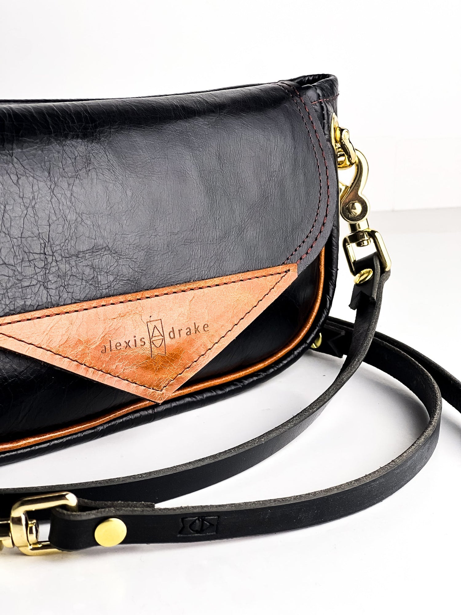 Everyday Collection | Violet Clutch + Crossbody | Black + Whiskey