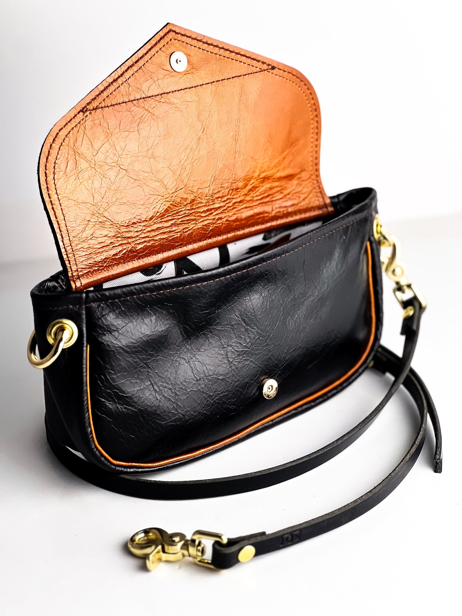 Everyday Collection | Violet Clutch + Crossbody | Black + Whiskey