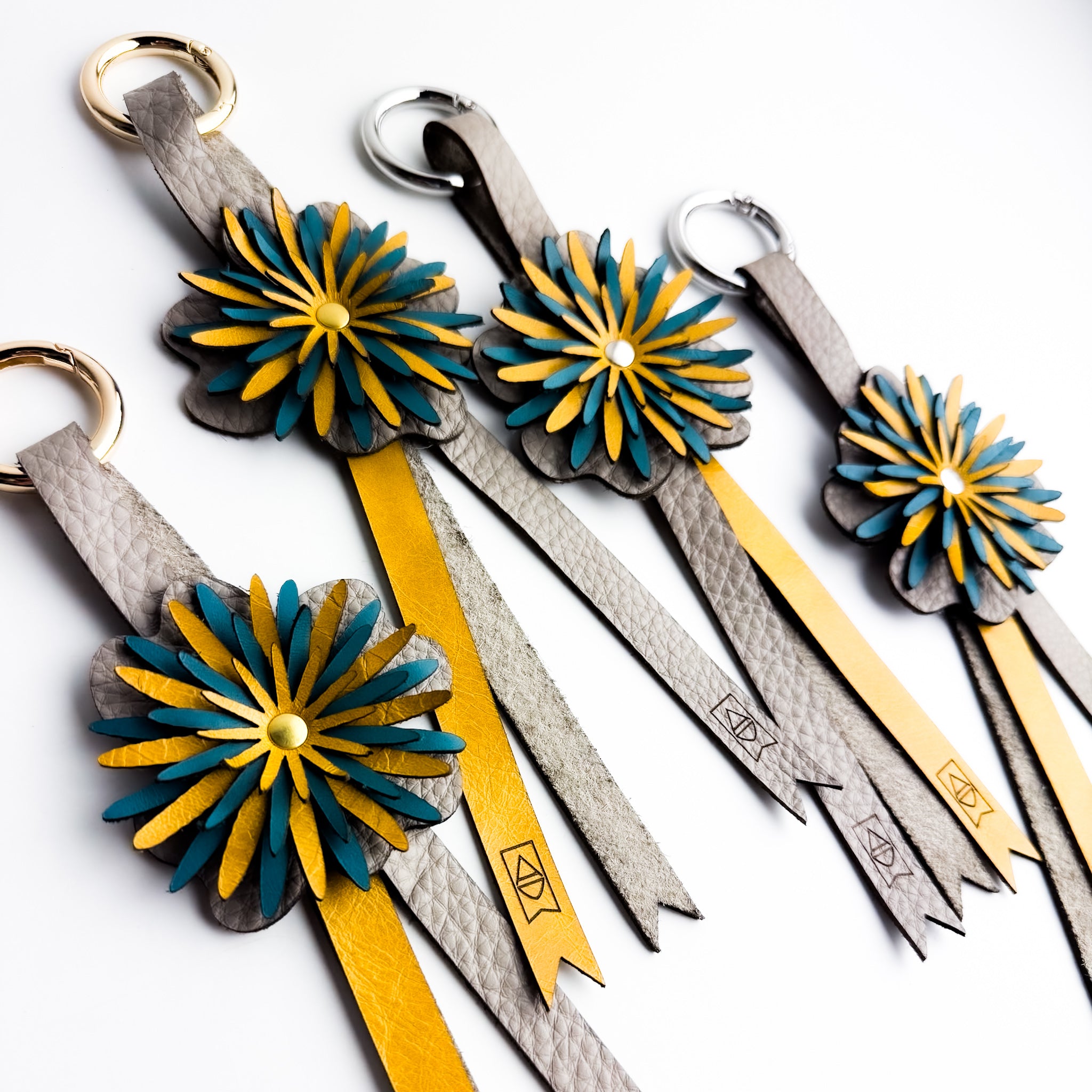 Keychain | Flower Floof Bag Charm | Relaxed Riviera