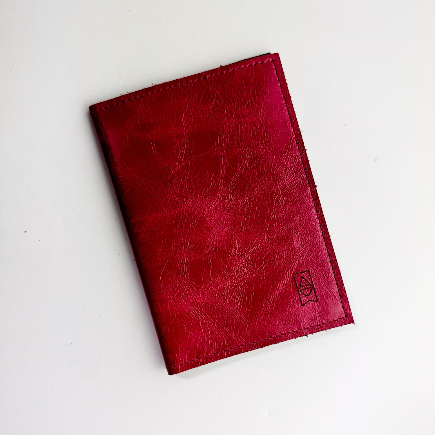 Arena Tradition Collection | Passport Capsule Wallet | Wildrose