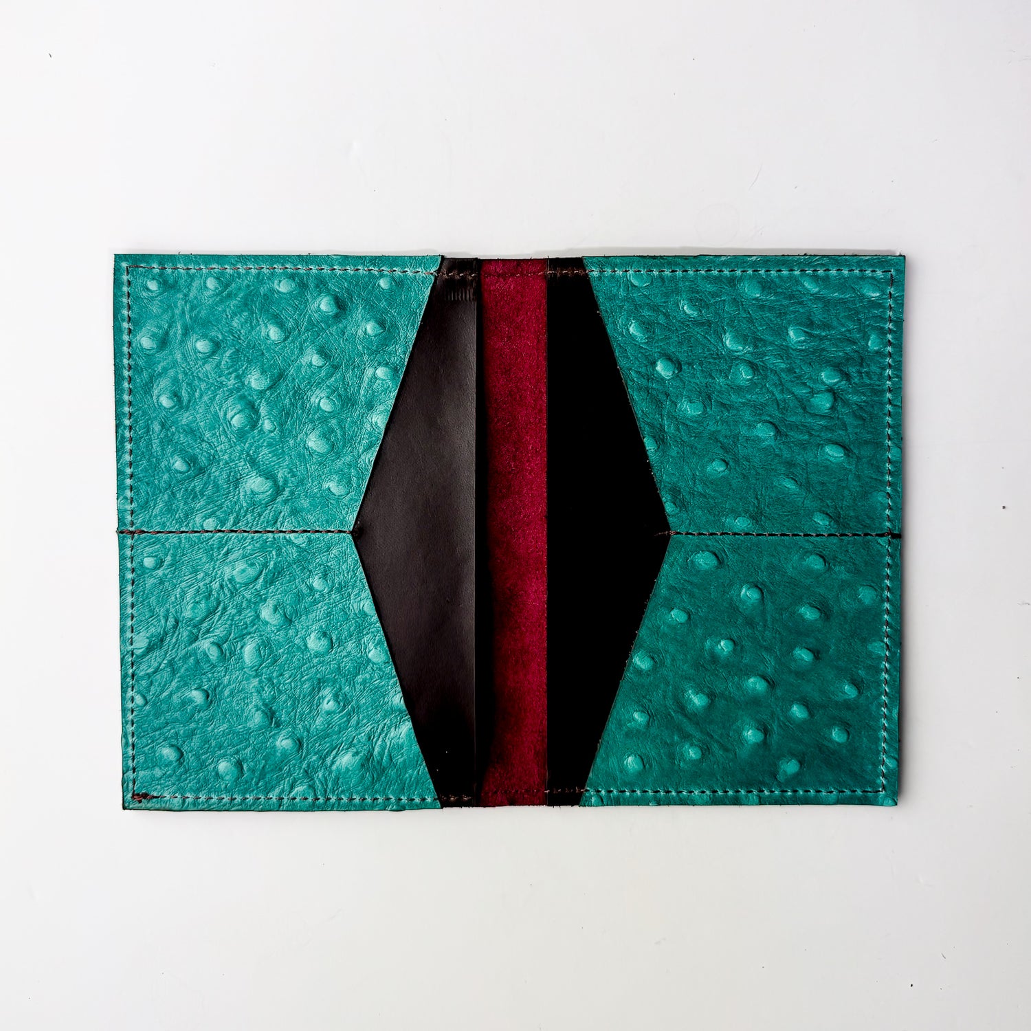 Arena Tradition Collection | Passport Capsule Wallet | Wildrose