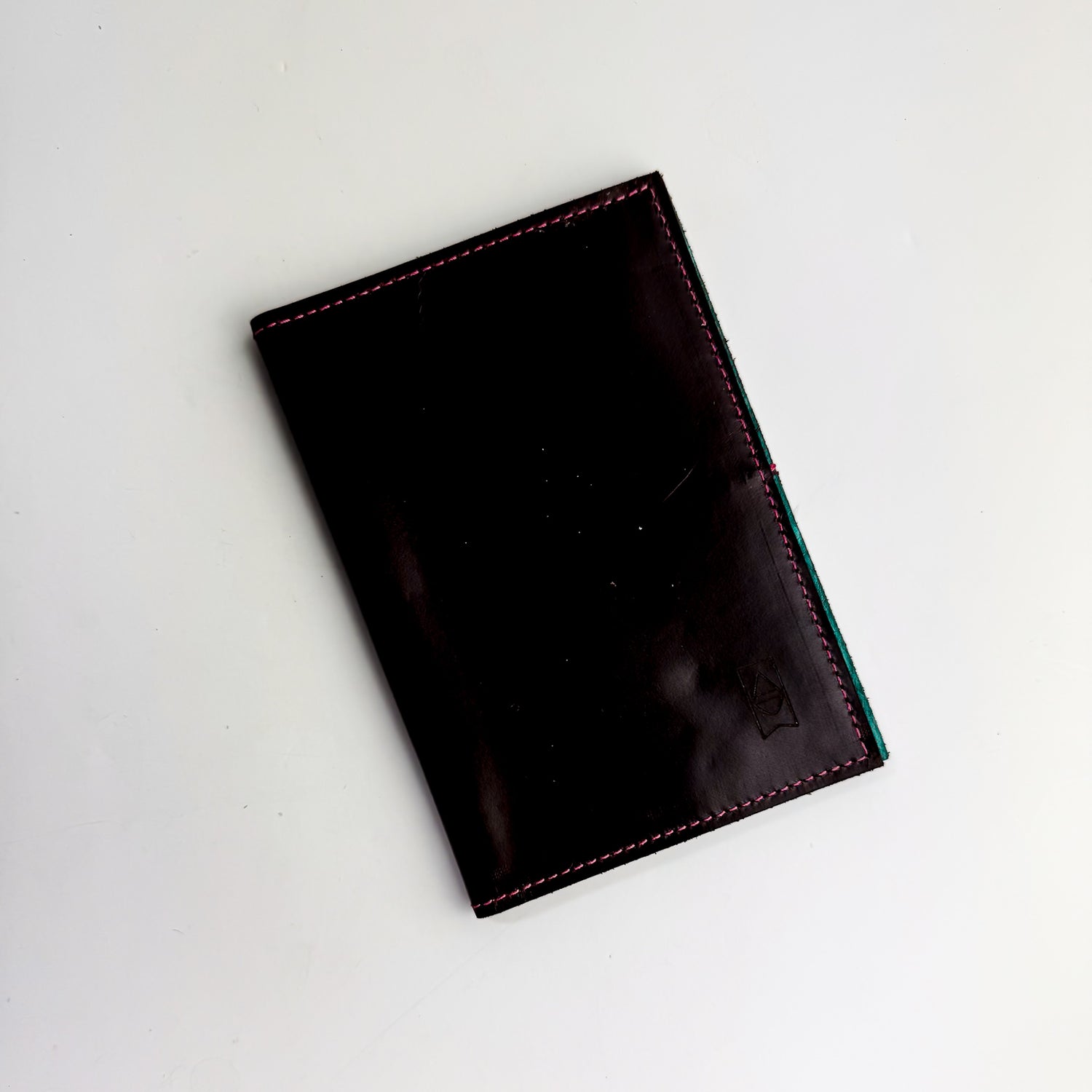 Arena Tradition Collection | Passport Capsule Wallet | Rocky