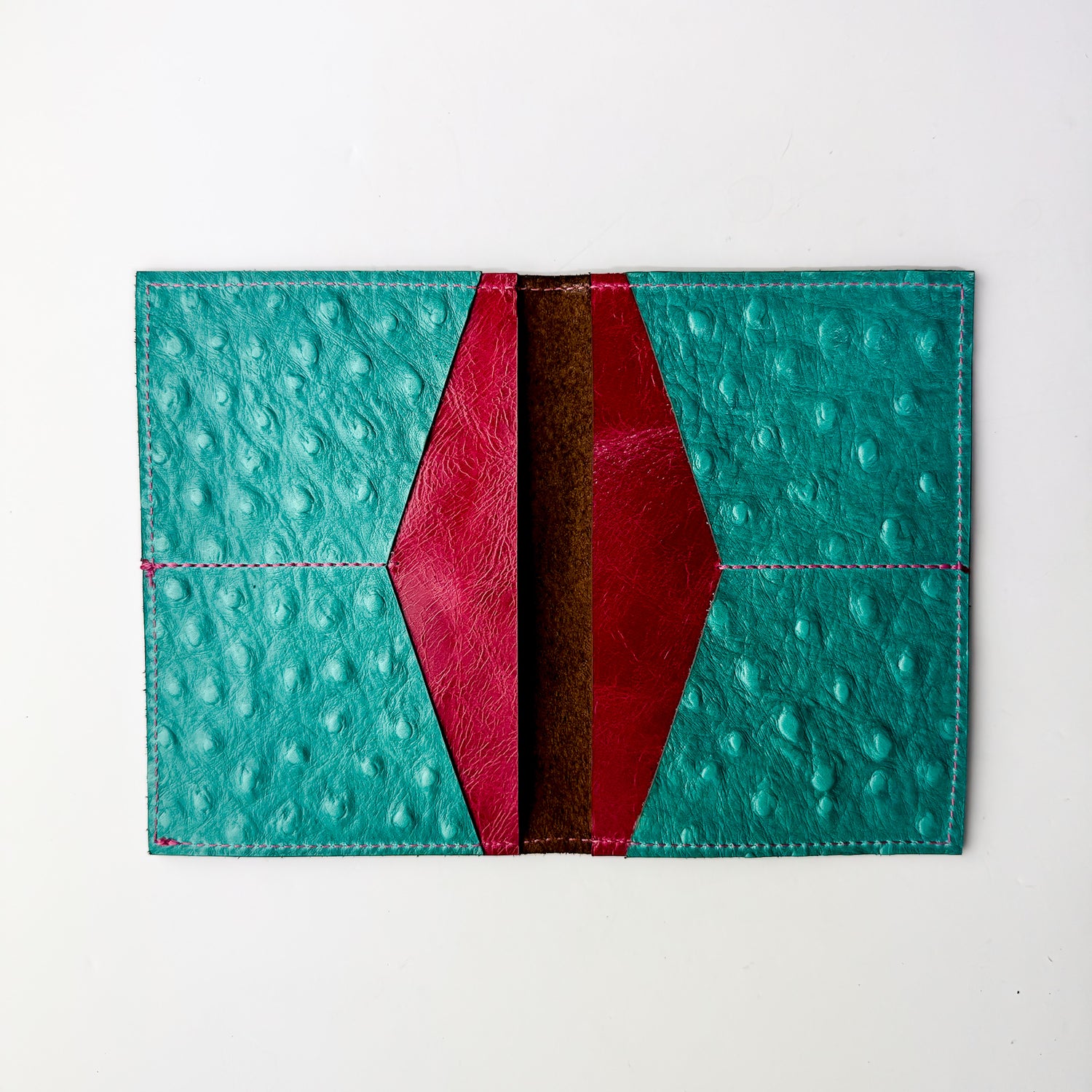 Arena Tradition Collection | Passport Capsule Wallet | Rocky