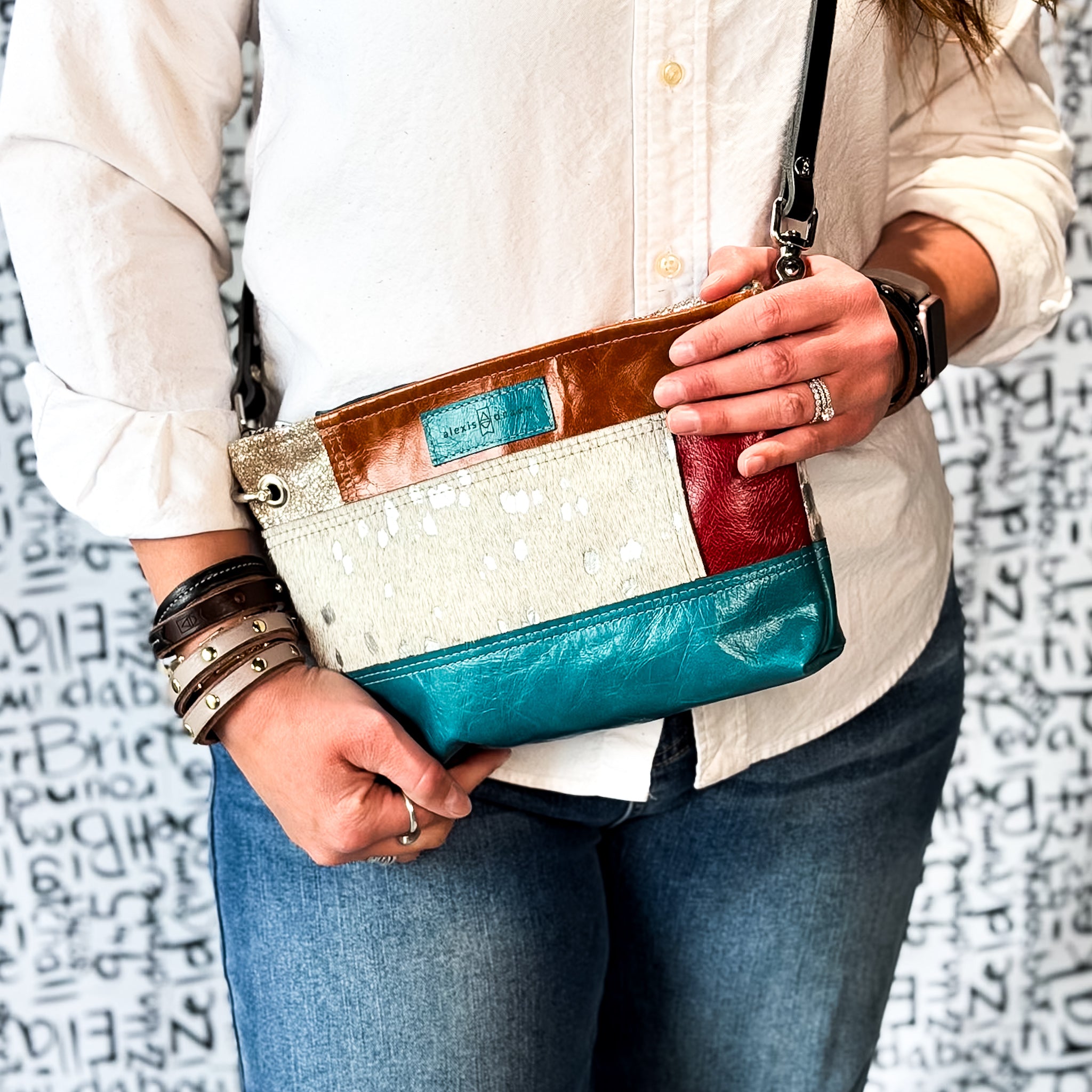 Common Thread Tourist Crossbody No. 3