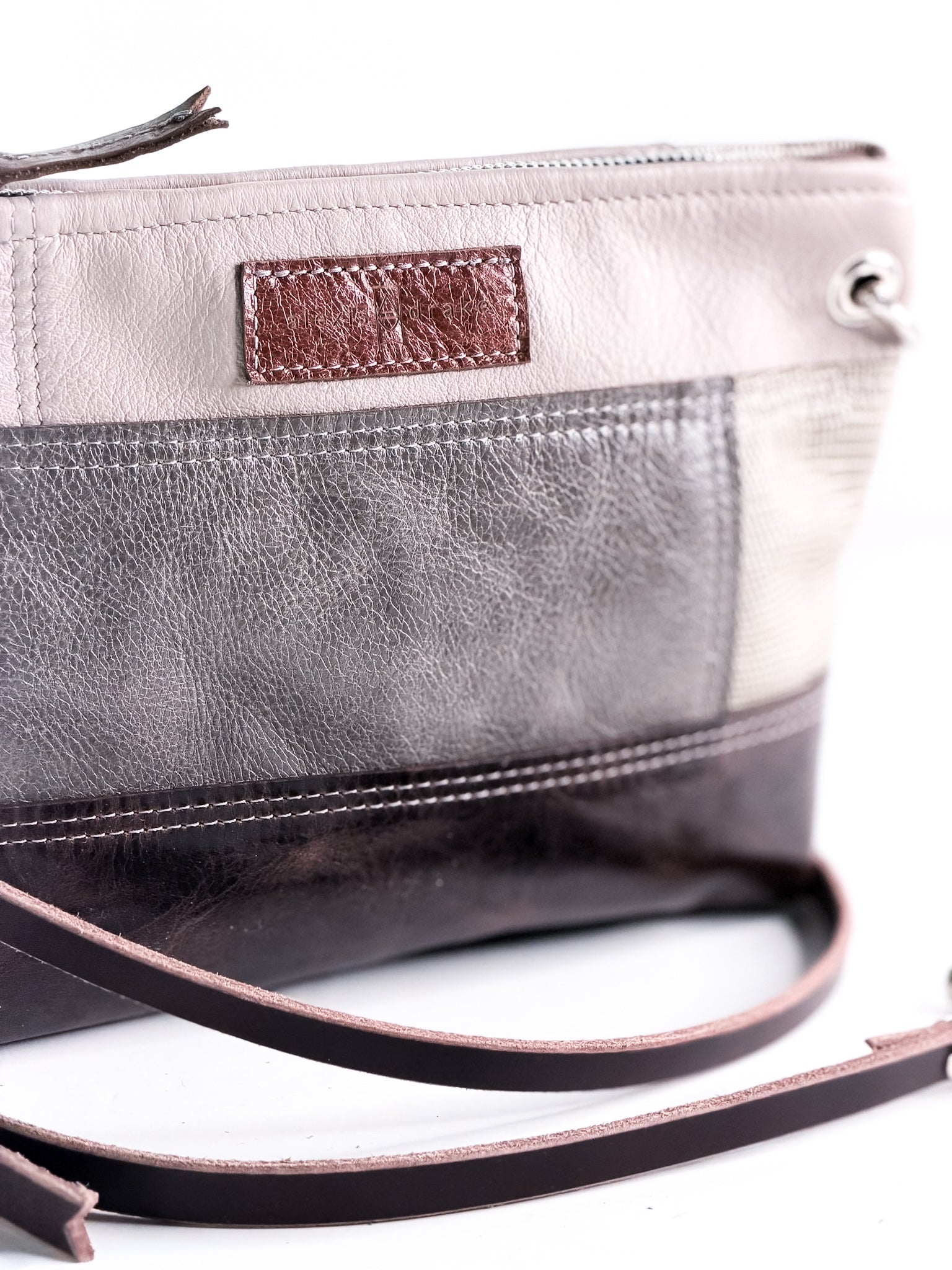 Common Thread Tourist Crossbody No. 8