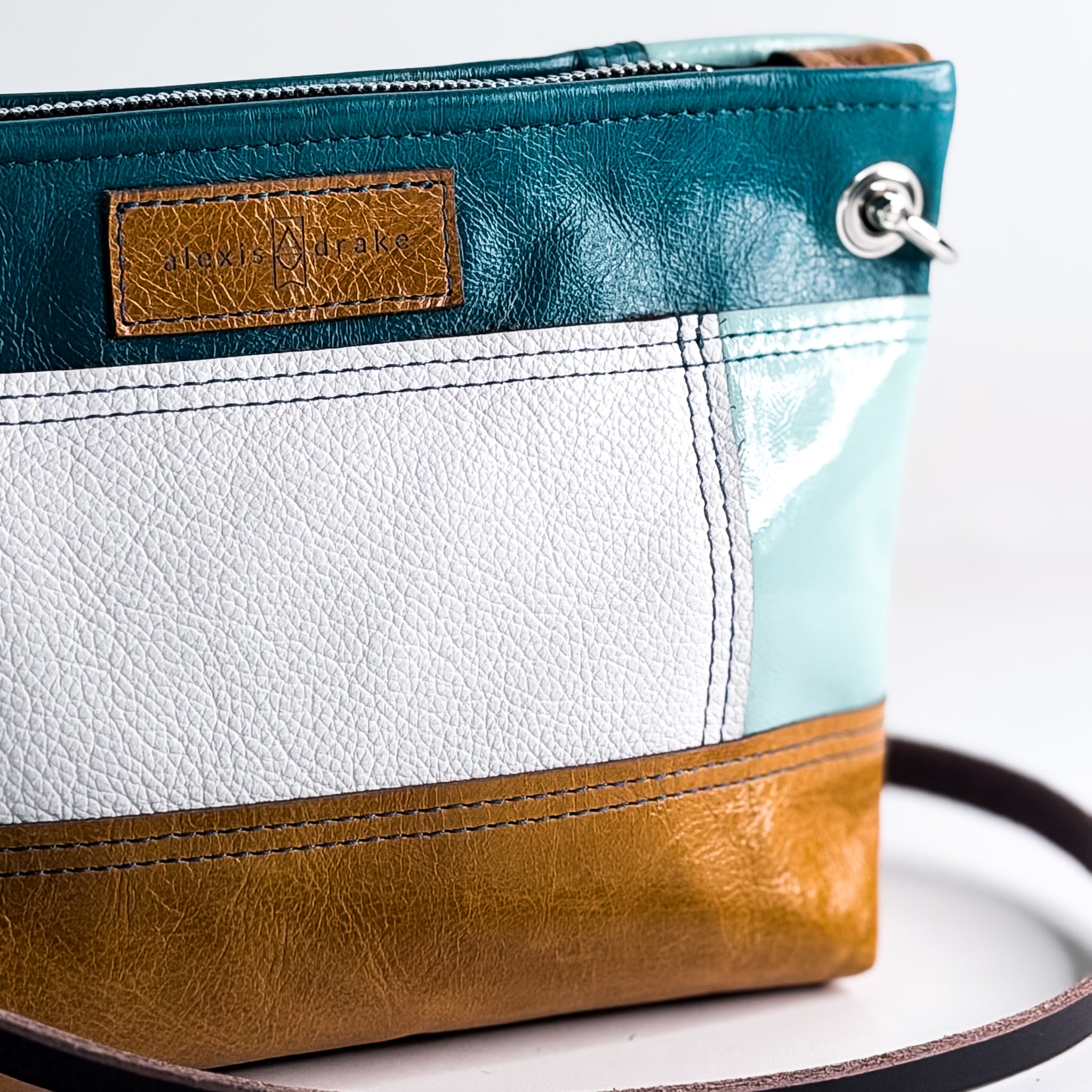 Common Thread Tourist Crossbody No. 2