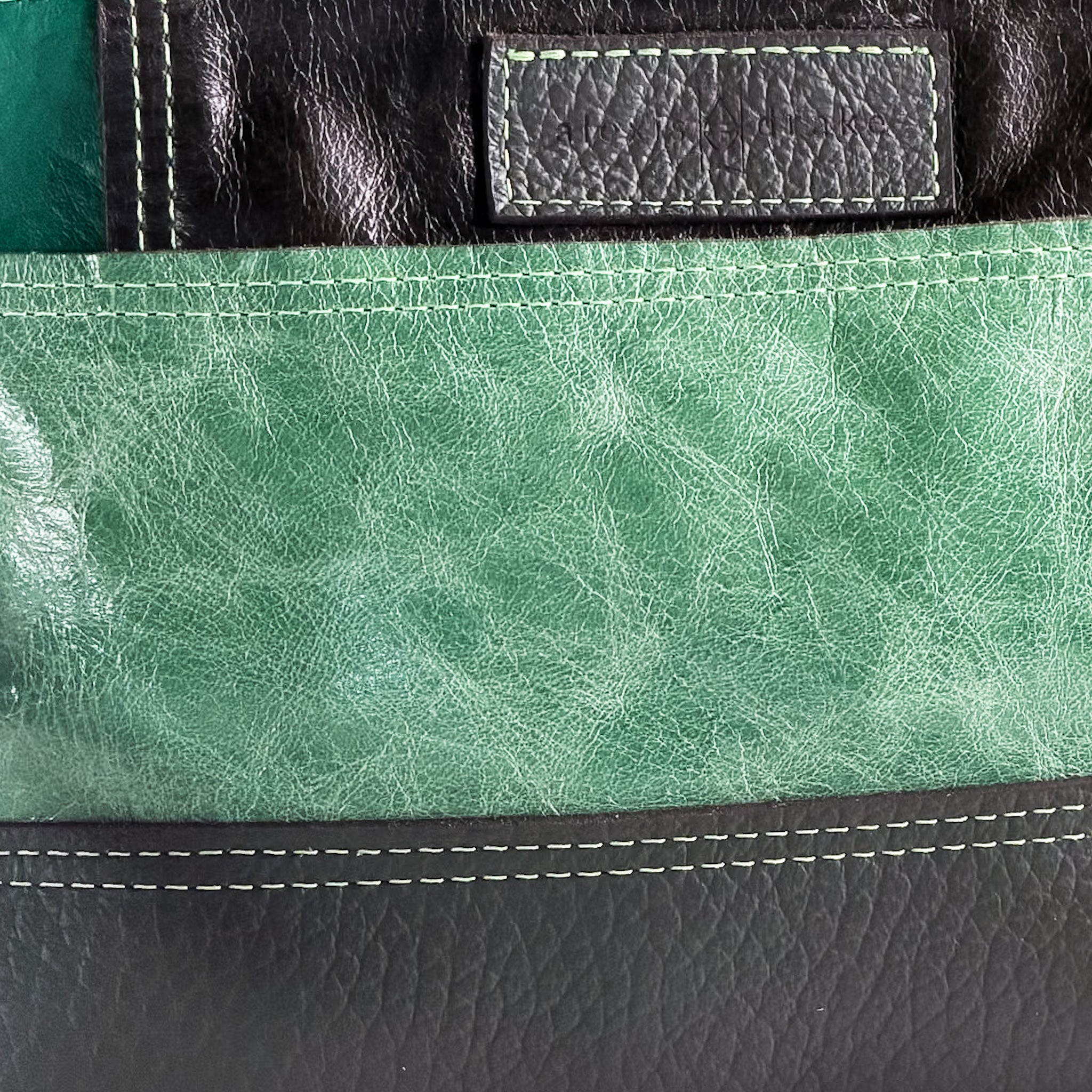 Common Thread Tourist Crossbody No. 1