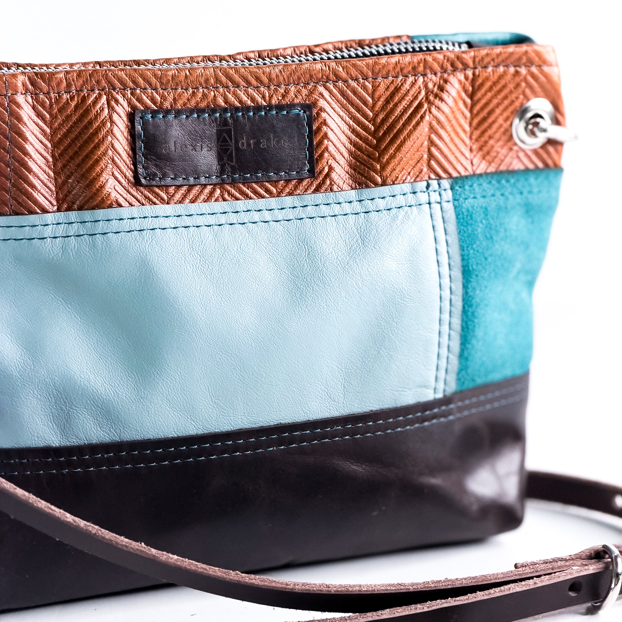 Common Thread Tourist Crossbody No. 7