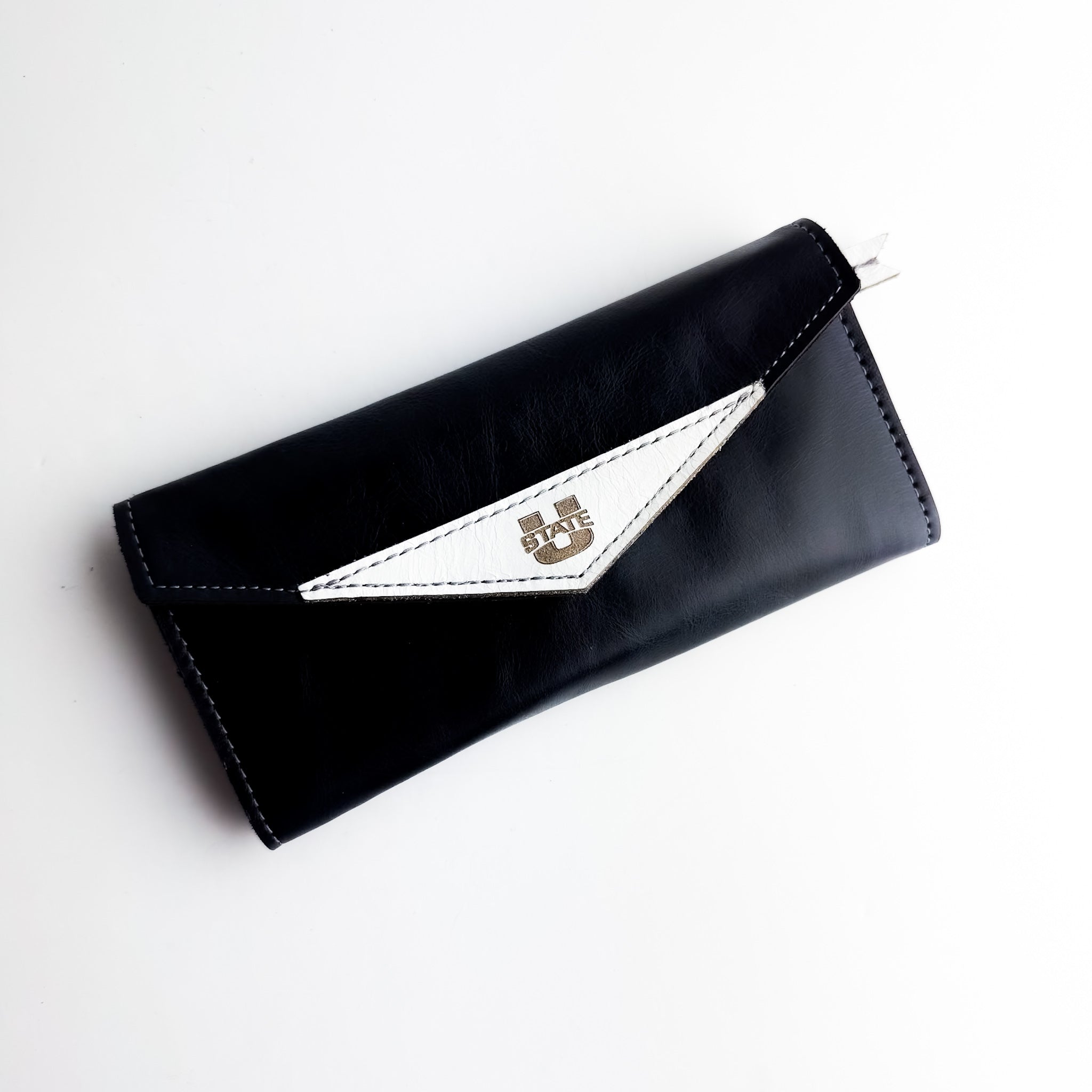 Utah State University Collection | Genevieve Wallet | Navy