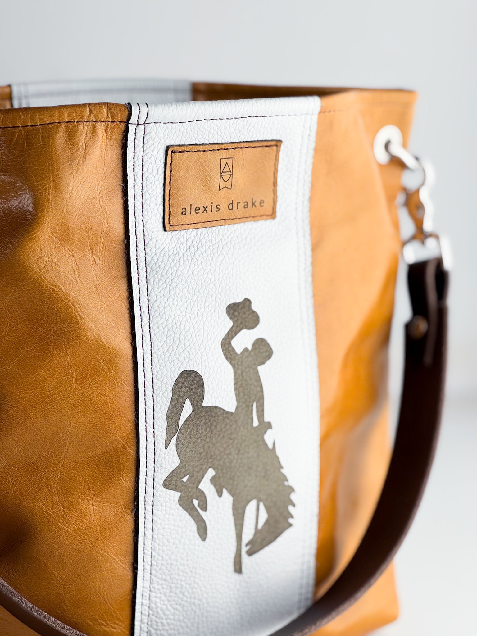Steamboat Collection | Tivoli Shoulder Tote | Butter + White Pebble