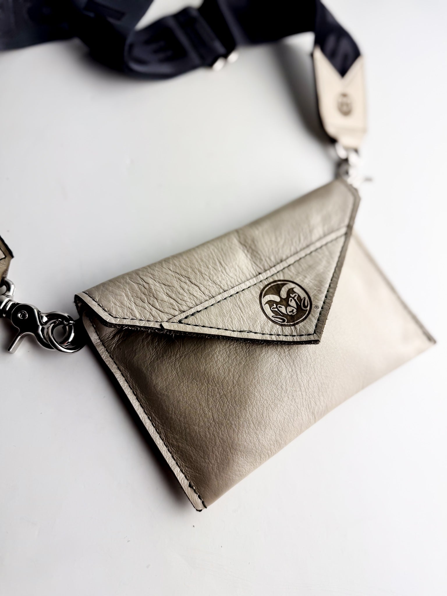 CSU Ram Collection | Envelope Cellphone Crossbody | Platinum