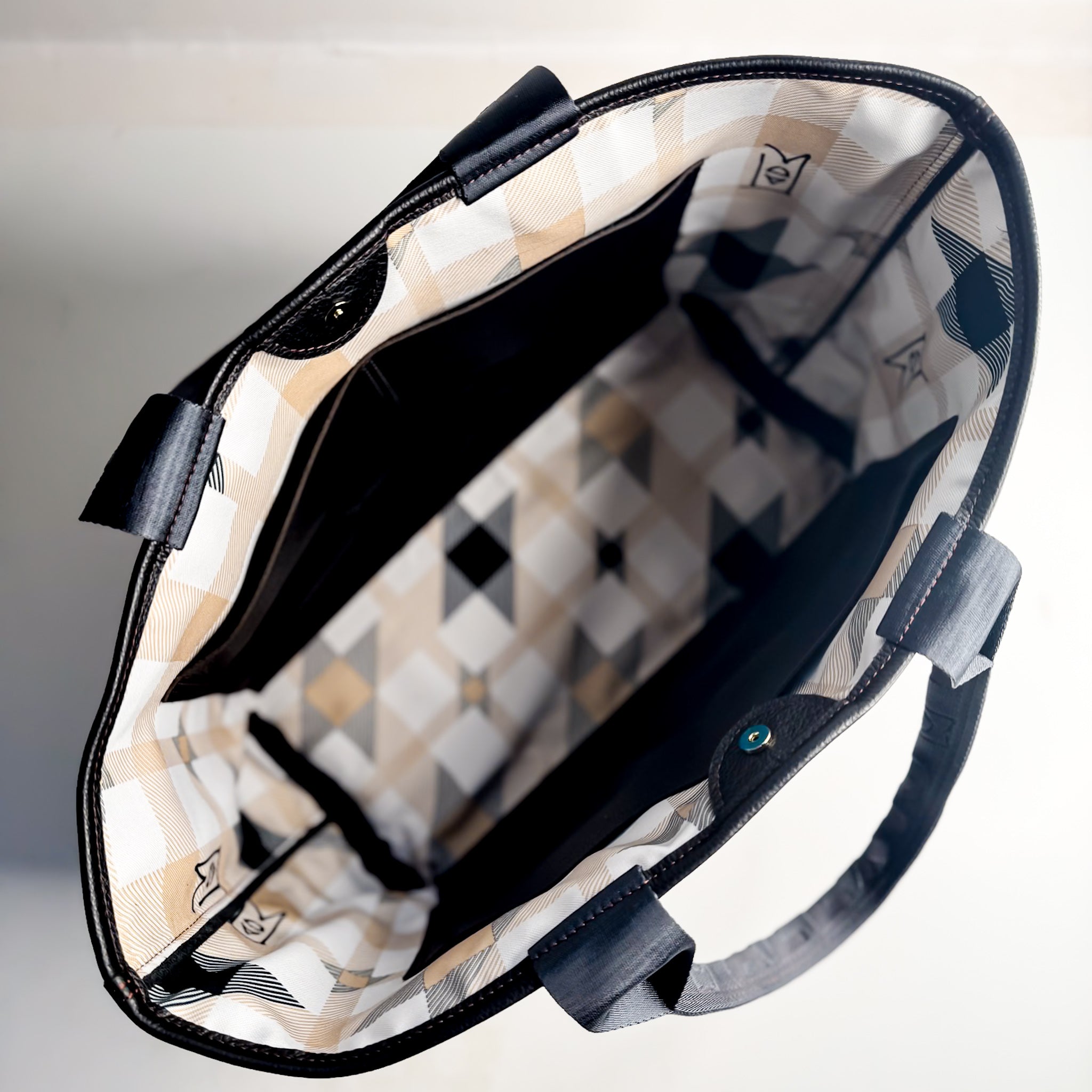 Blank Canvas Collection | Getaway Tote | Pebble Ink