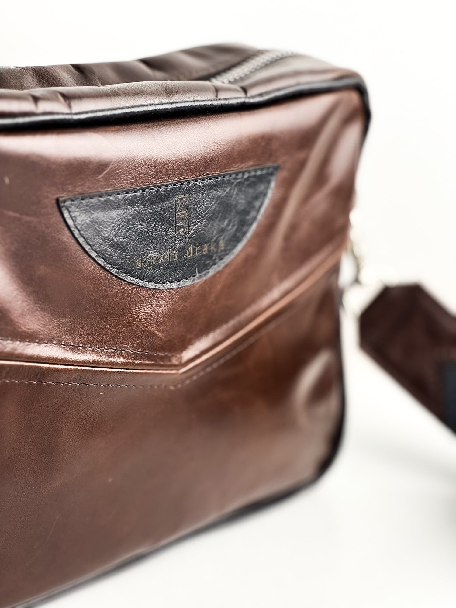 Everyday Collection | Rex Crossbody | Rocky + Black