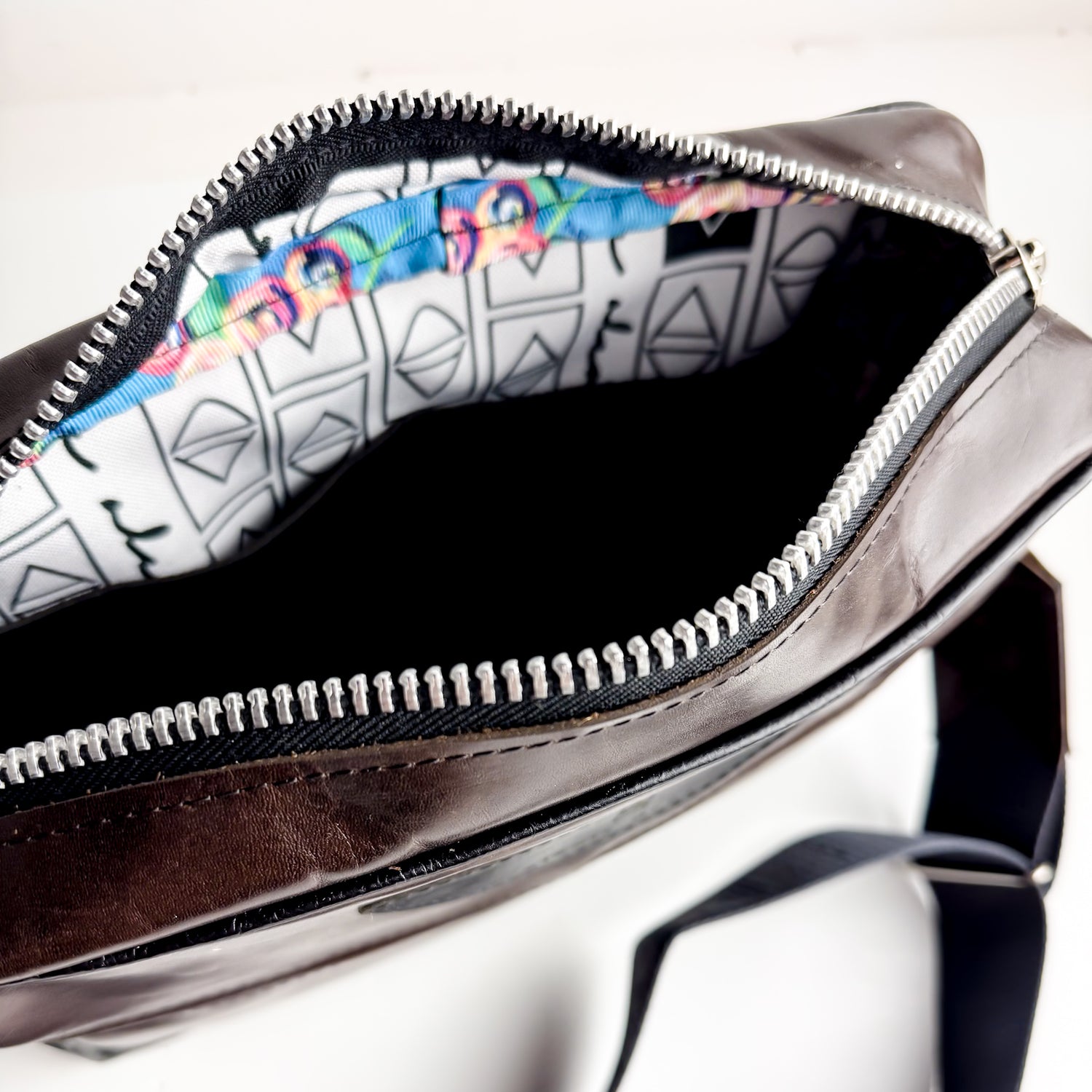 Everyday Collection | Rex Crossbody | Rocky + Black