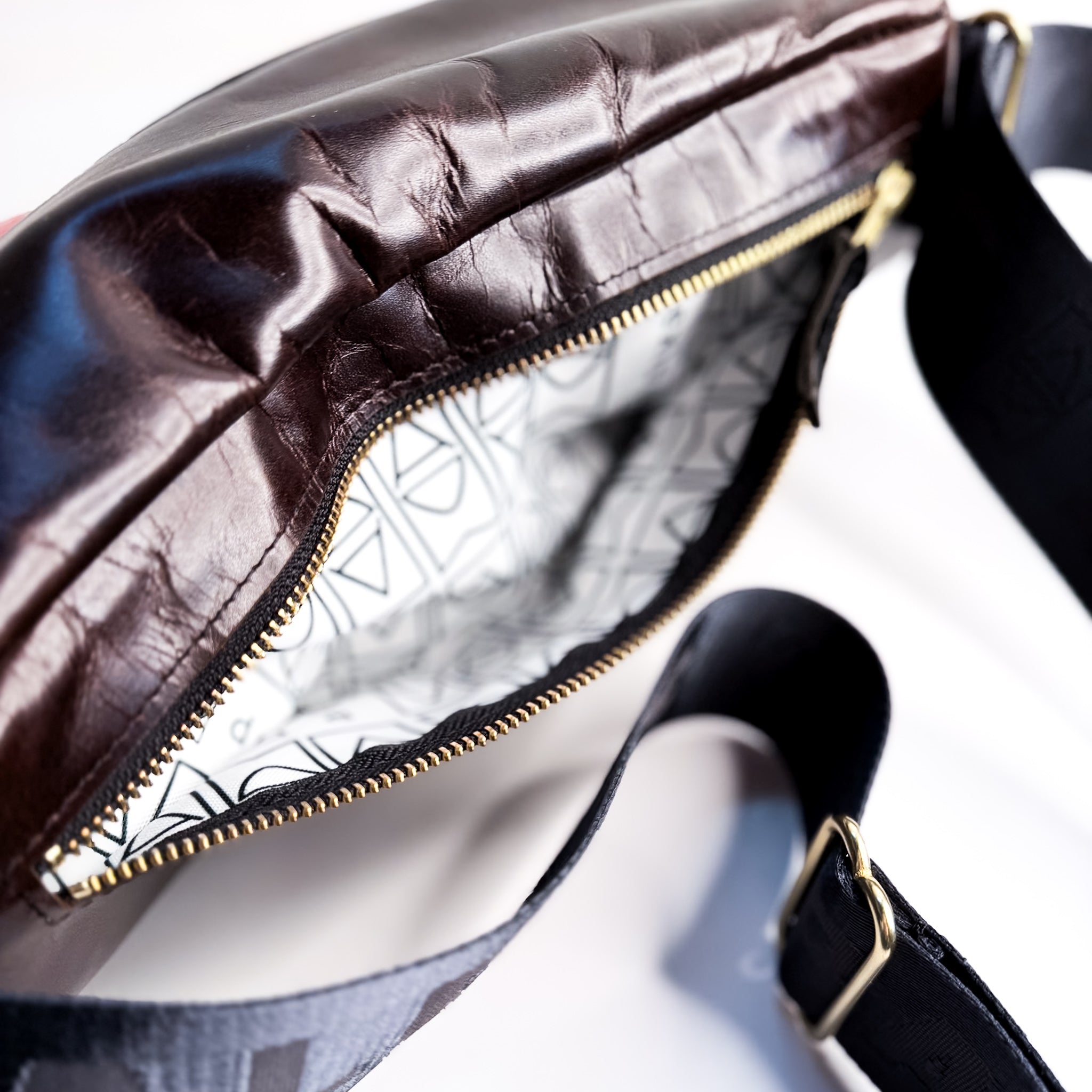 Everyday Collection | Louie Fanny Crossbody | Rocky