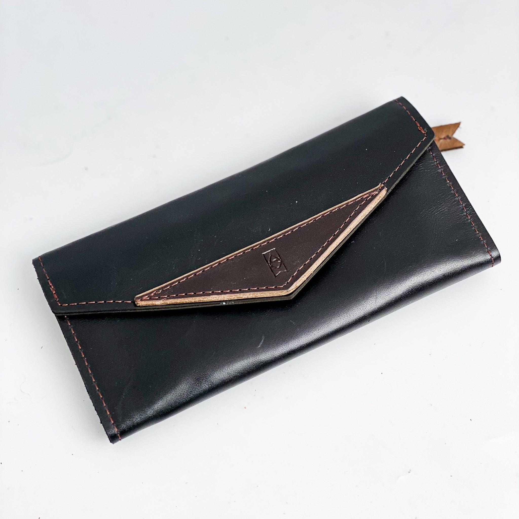 Custom | Genevieve Wallet - Alexis Drake