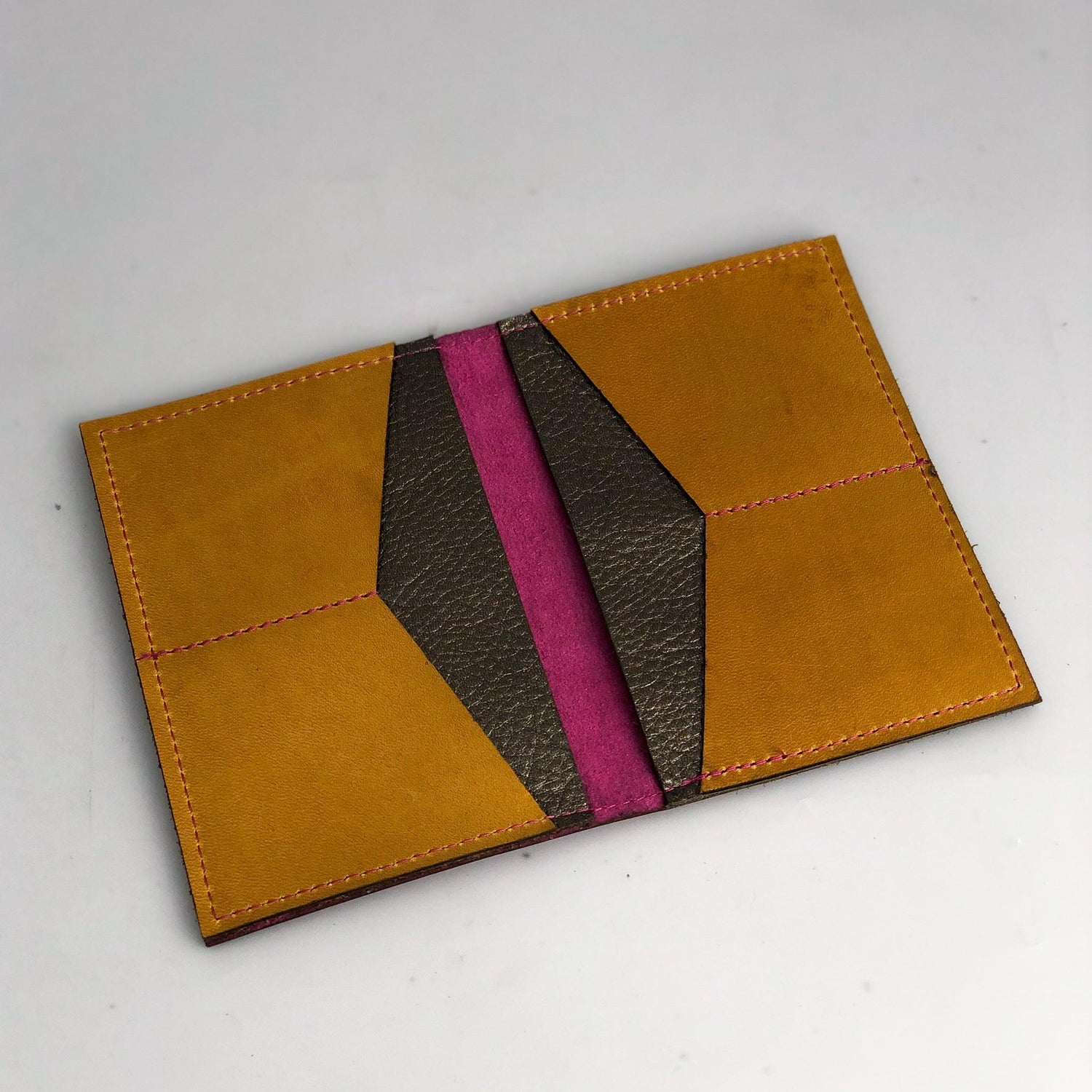 Custom | Capsule Wallet - Alexis Drake