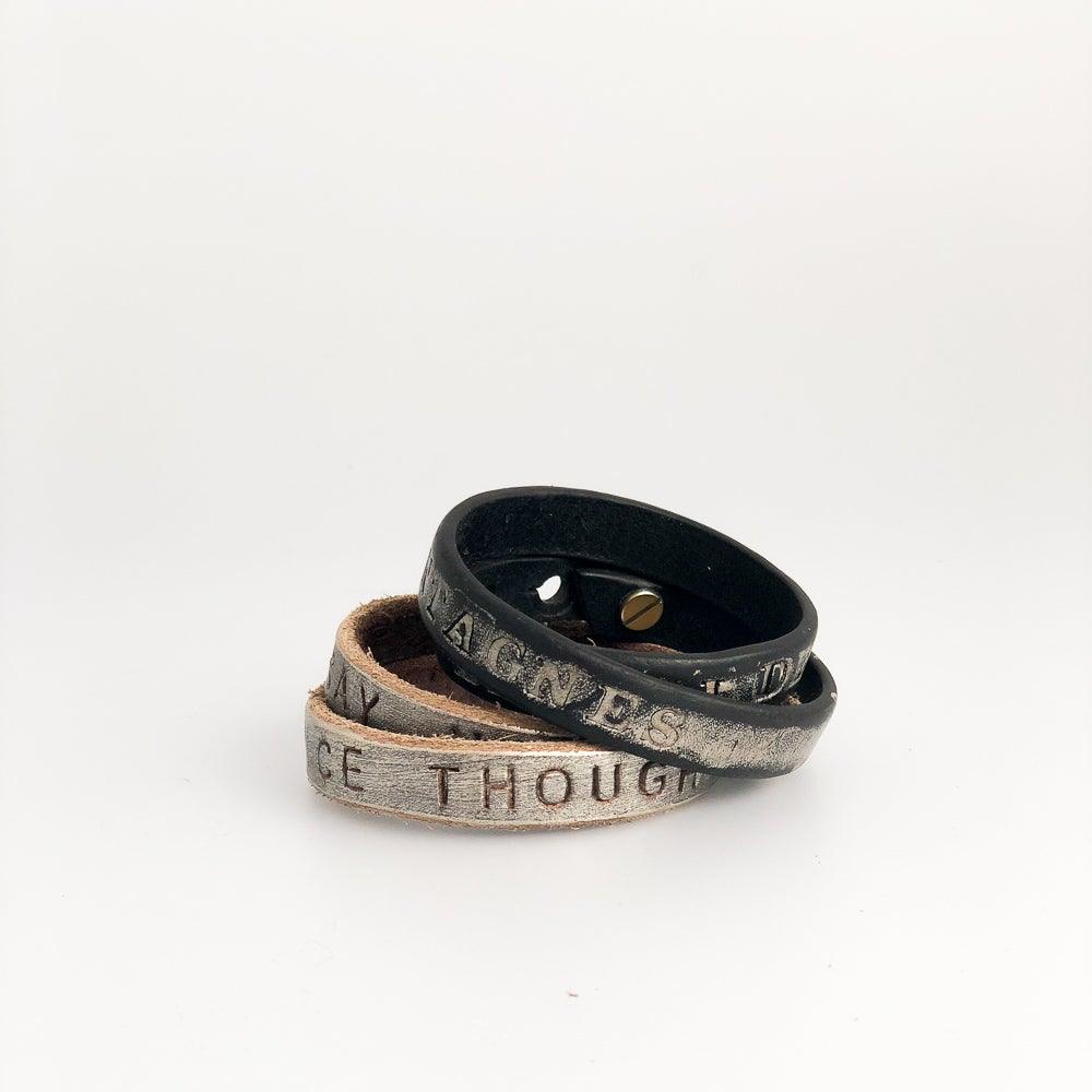 the story : the quote bracelet - Alexis Drake