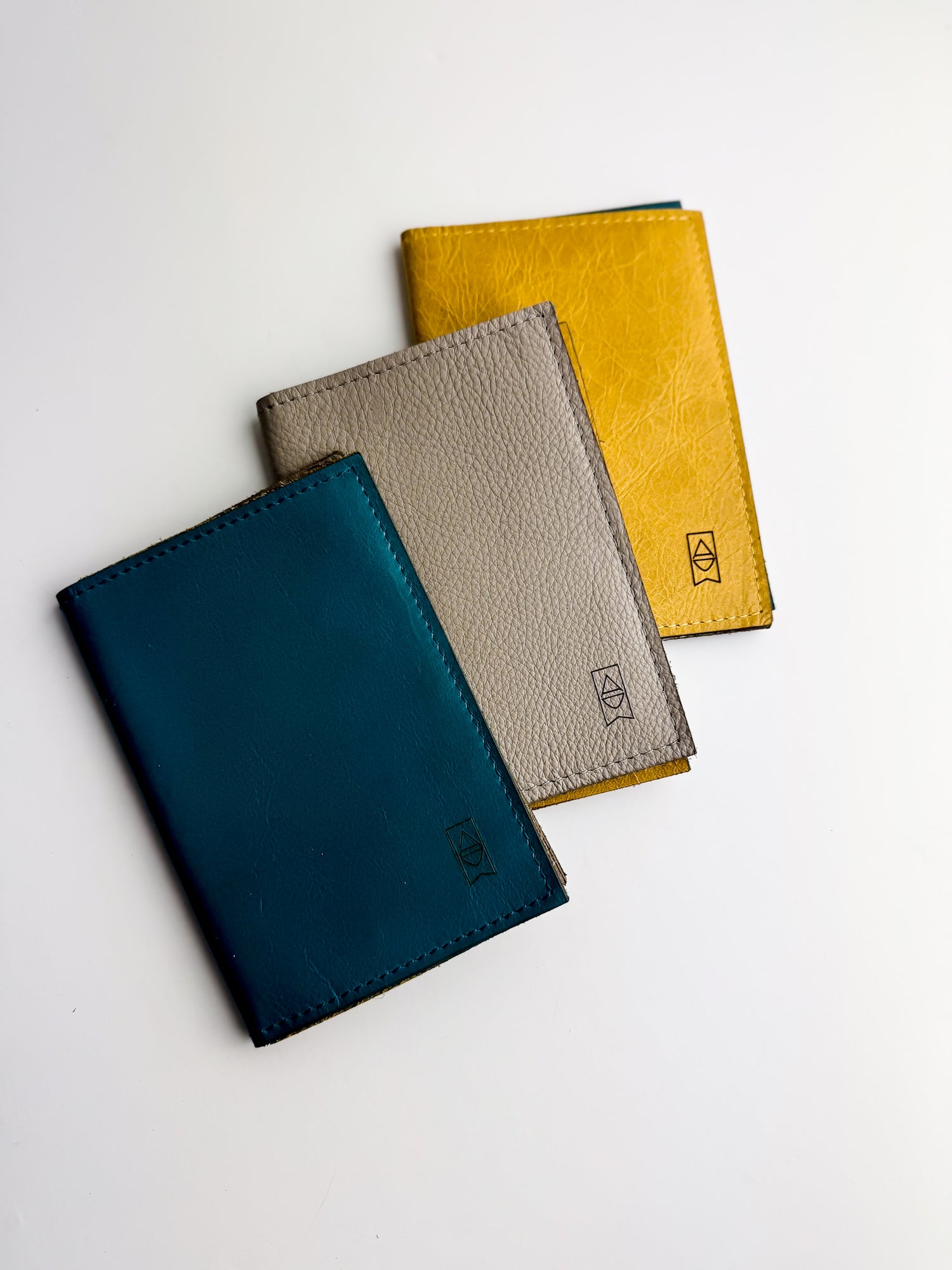 Relaxed Riviera Collection | Passport Capsule Wallet | Linen Gray