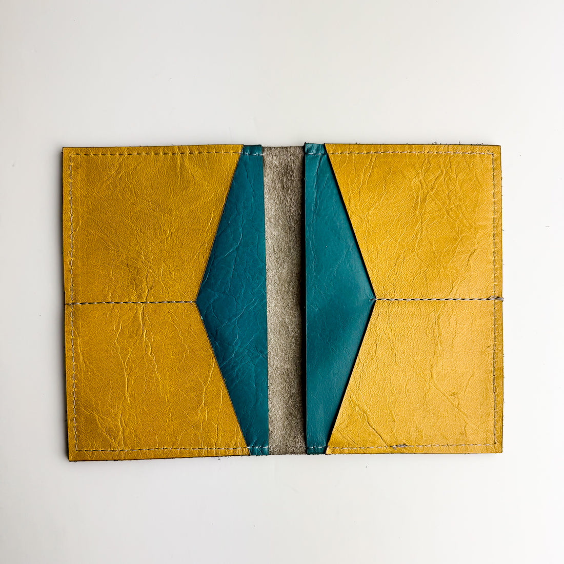 Relaxed Riviera Collection | Passport Capsule Wallet | Linen Gray