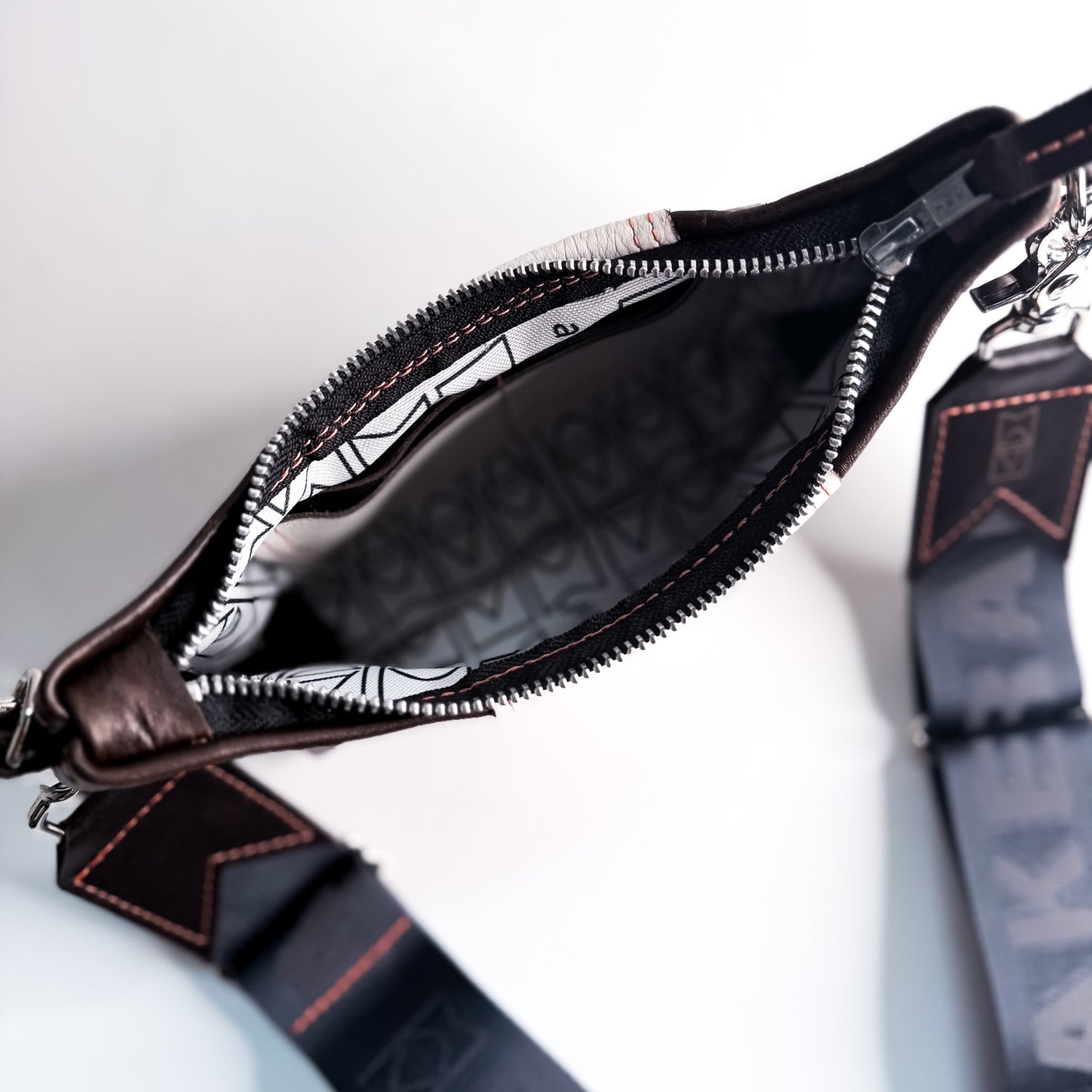Boise State University Collection | Penelope Crossbody | Rocky + White