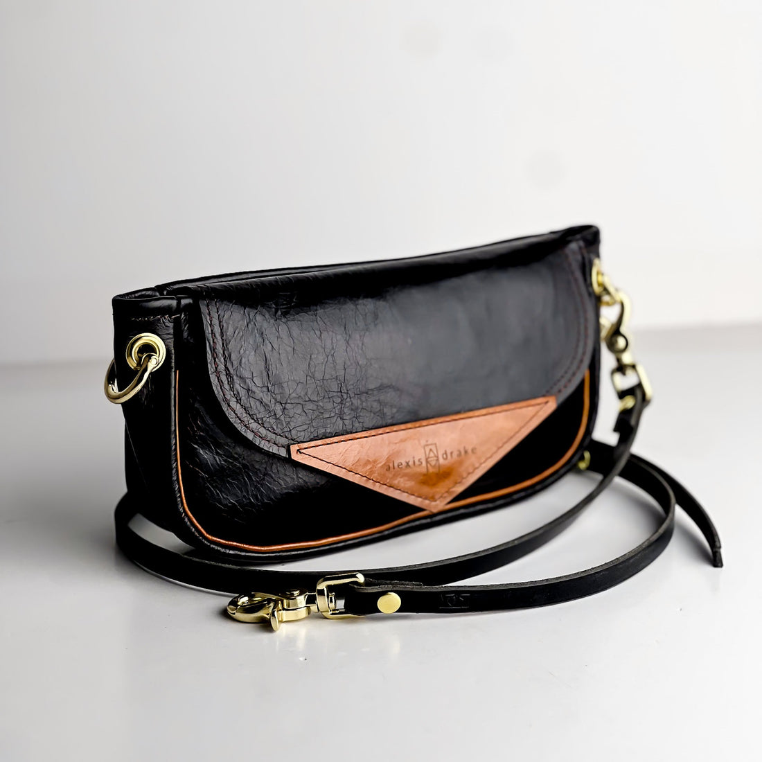 Everyday Collection | Violet Clutch + Crossbody | Black + Whiskey