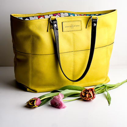 Spring Collection | Charlotte Shoulder Tote | Daisy