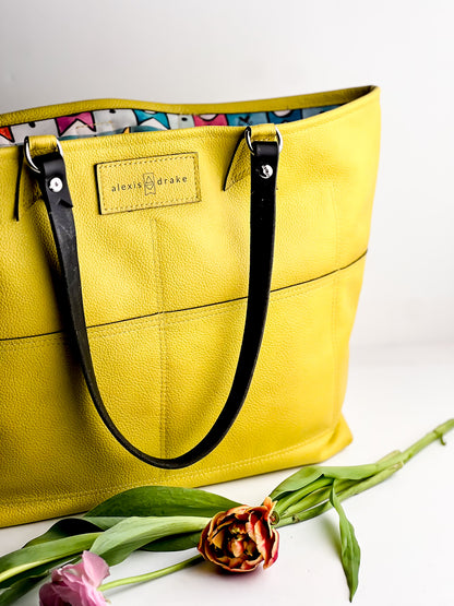 Spring Collection | Charlotte Shoulder Tote | Daisy