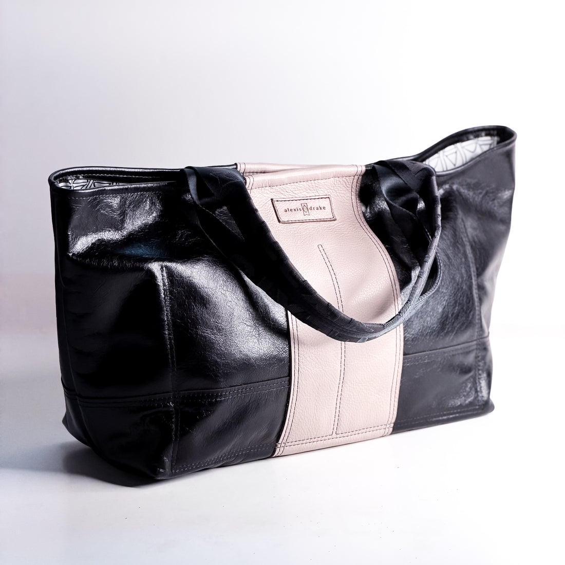 Everyday Collection | Getaway Tote | Black + Stone