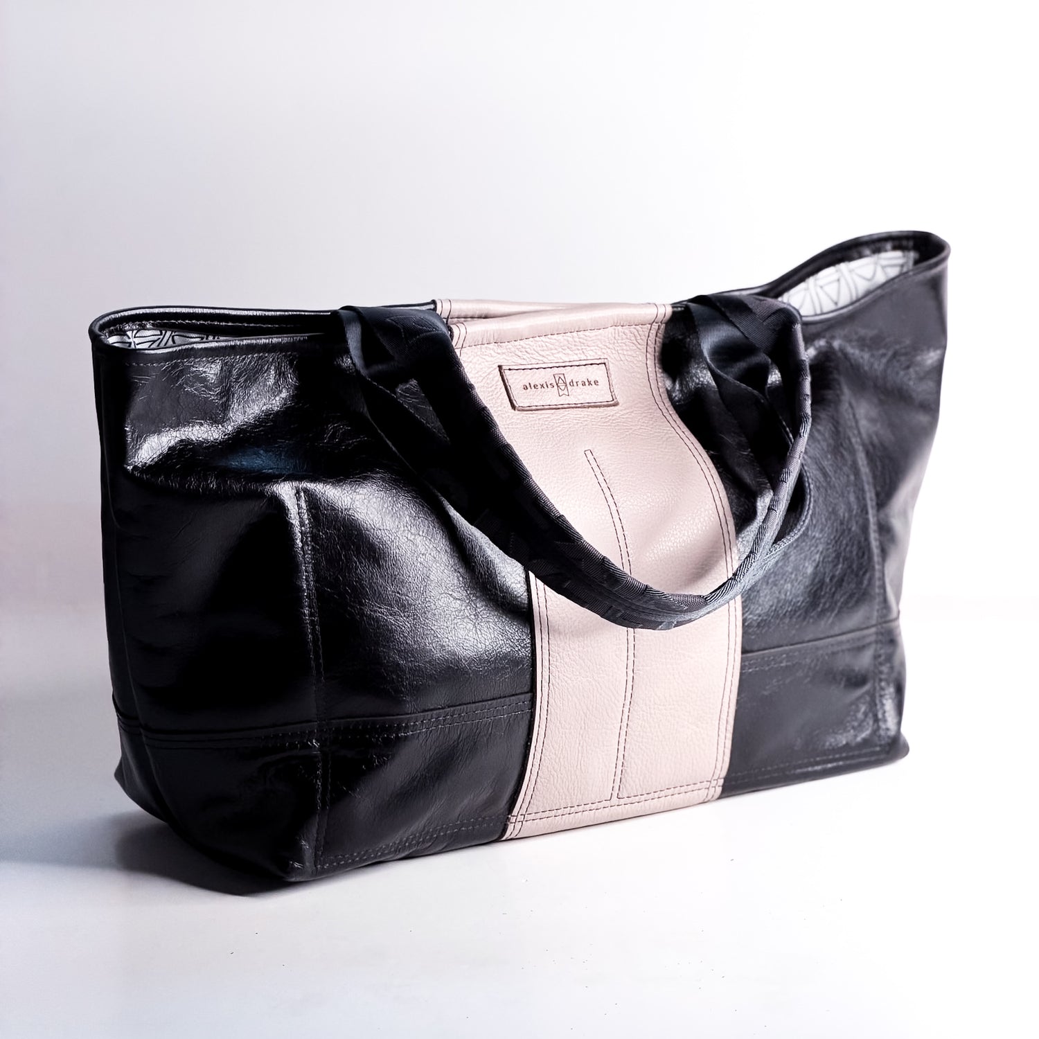 Everyday Collection | Getaway Tote | Black + Stone