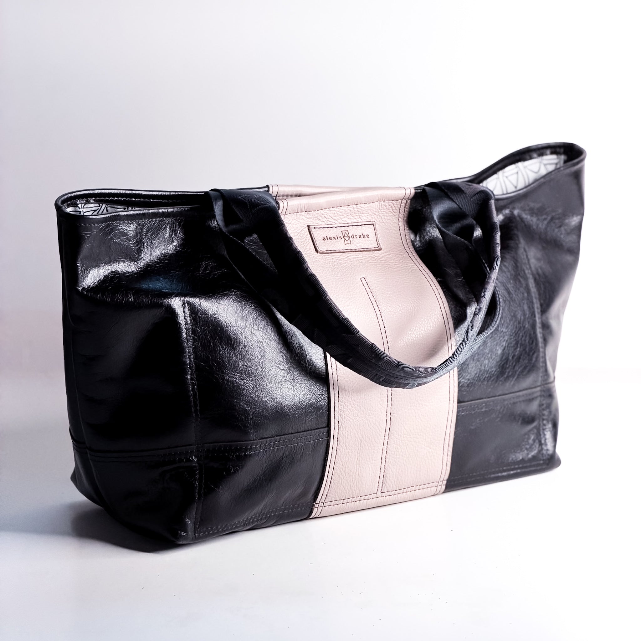 Everyday Collection | Getaway Tote | Black + Stone