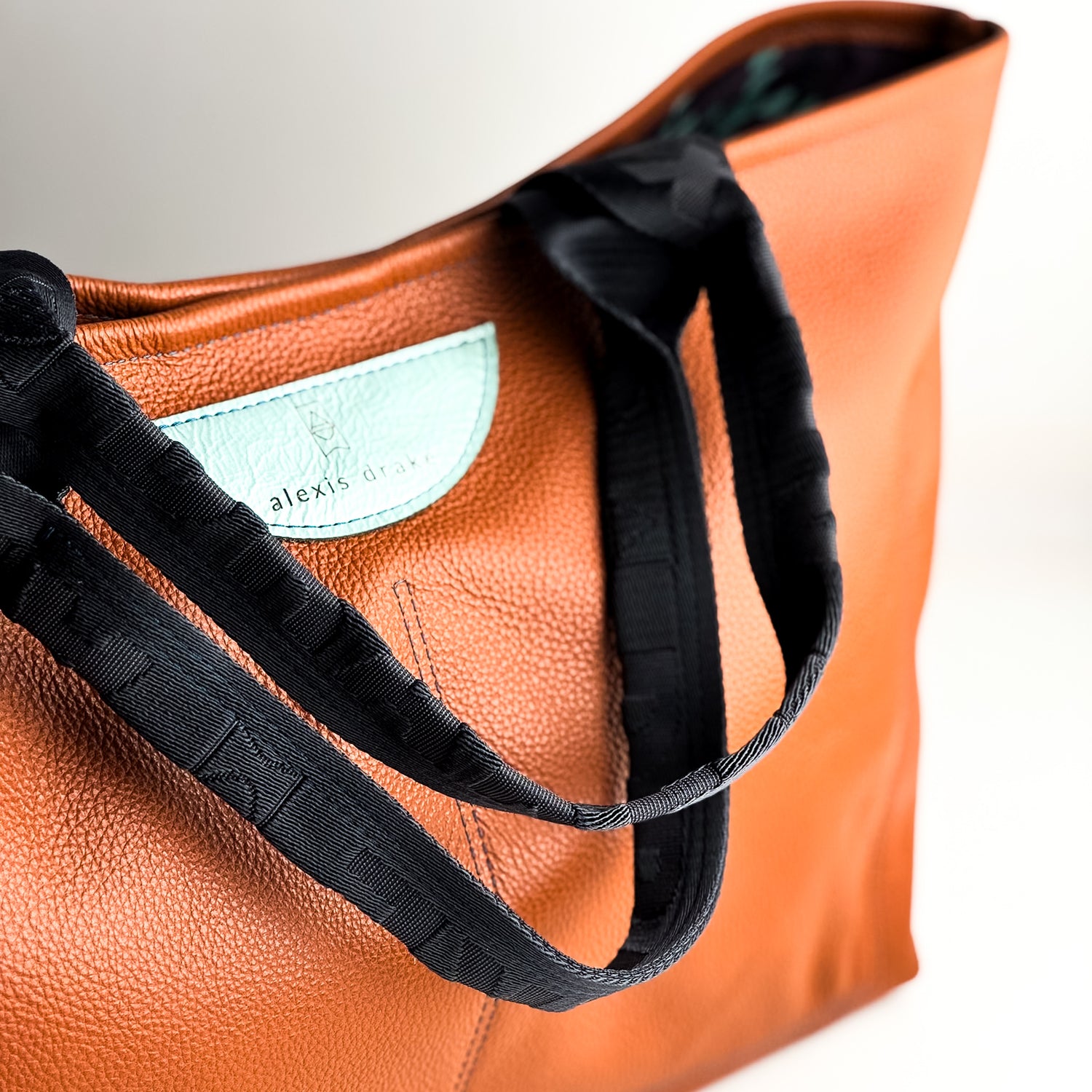 Autumn Reverie Collection | Getaway Tote | Rust Pebble
