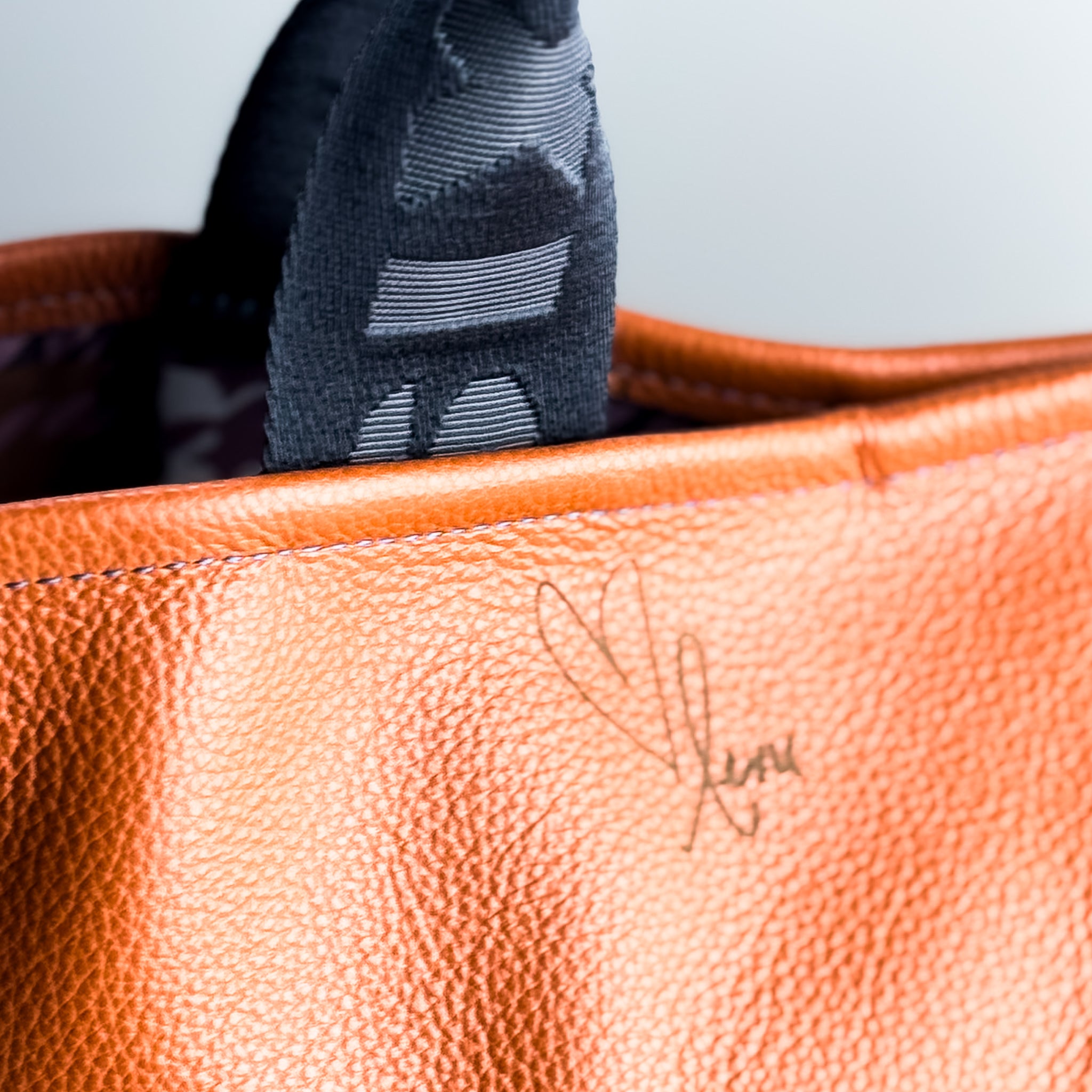 Autumn Reverie Collection | Getaway Tote | Rust Pebble