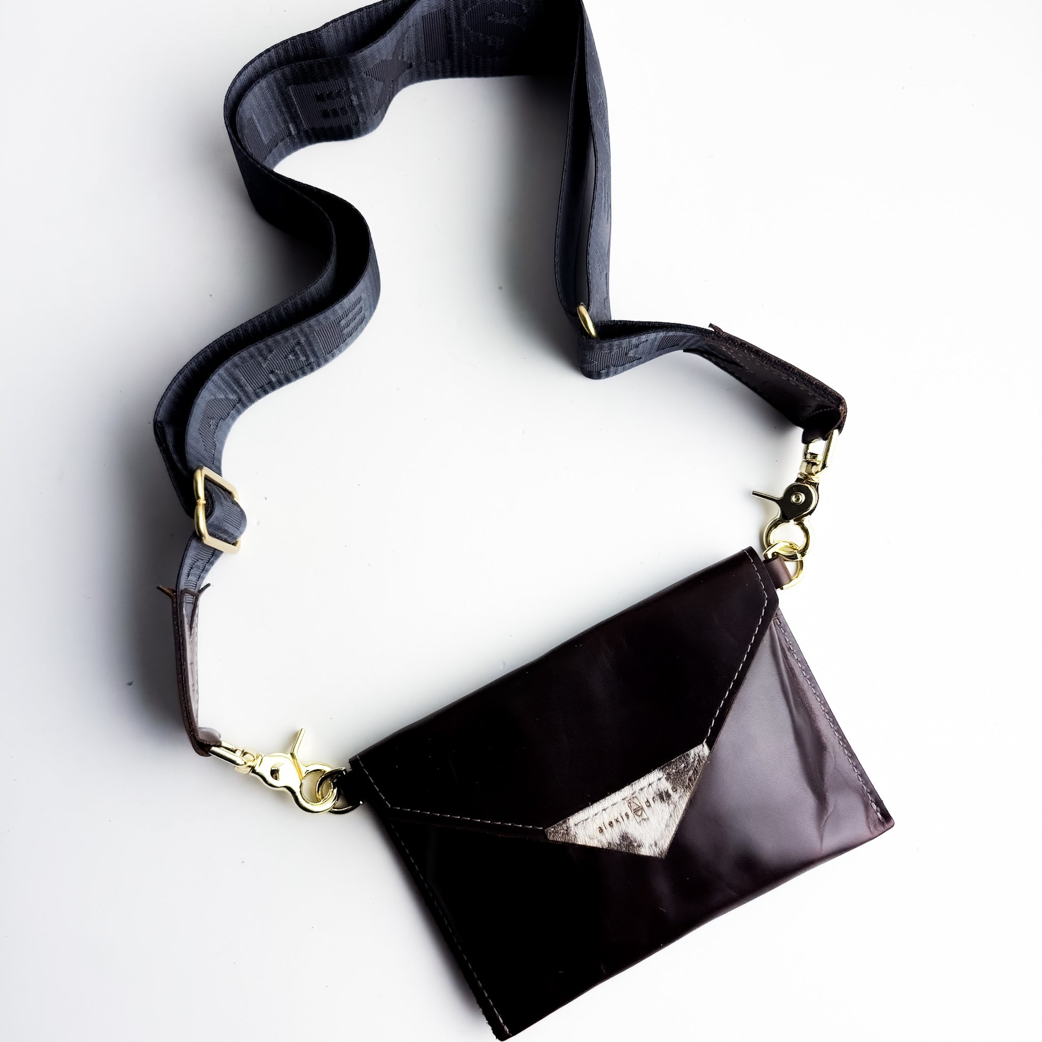 Arena Tradition Collection | Envelope Cellphone Crossbody | Rocky