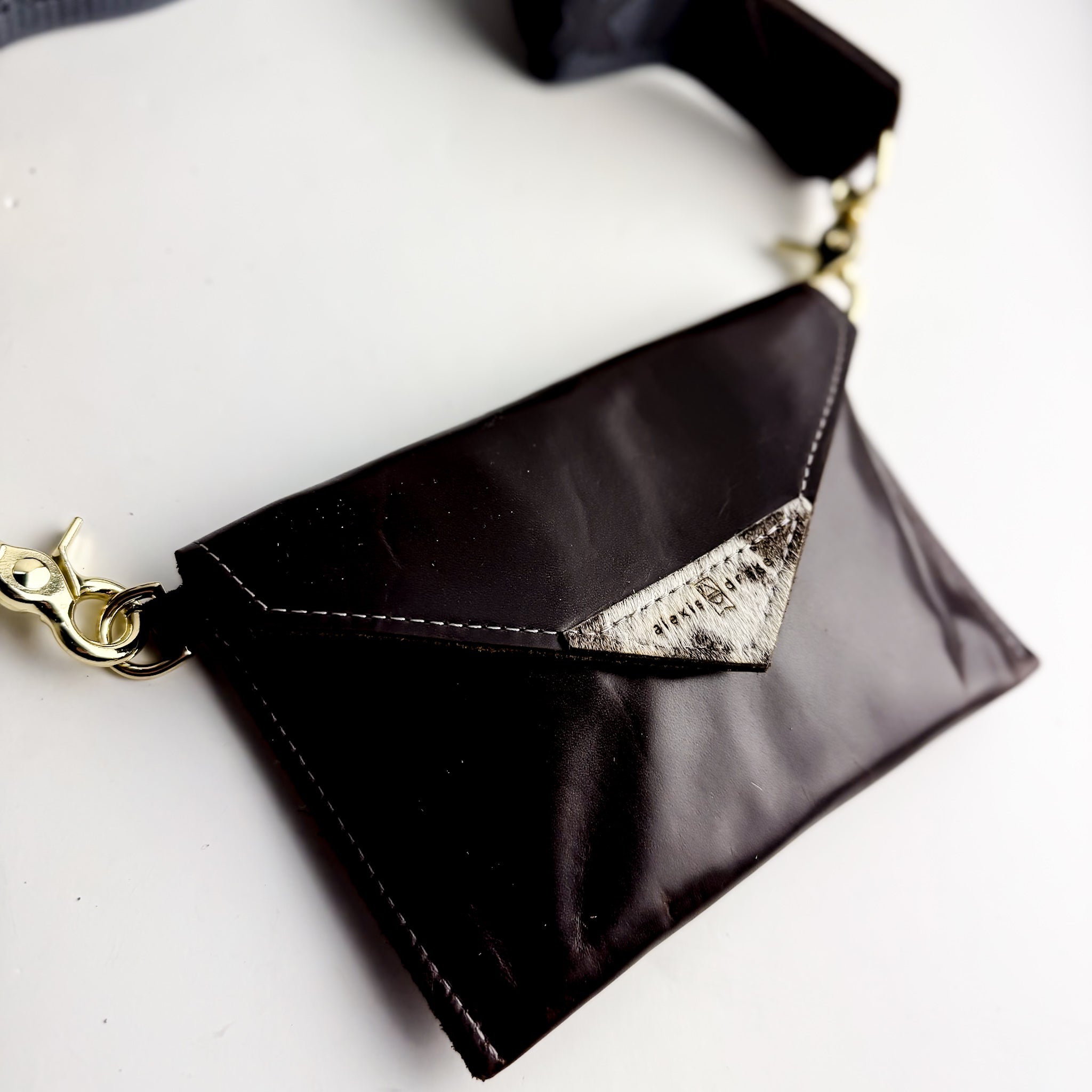 Arena Tradition Collection | Envelope Cellphone Crossbody | Rocky