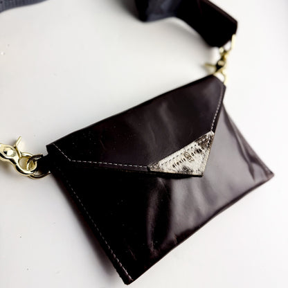 Arena Tradition Collection | Envelope Cellphone Crossbody | Rocky