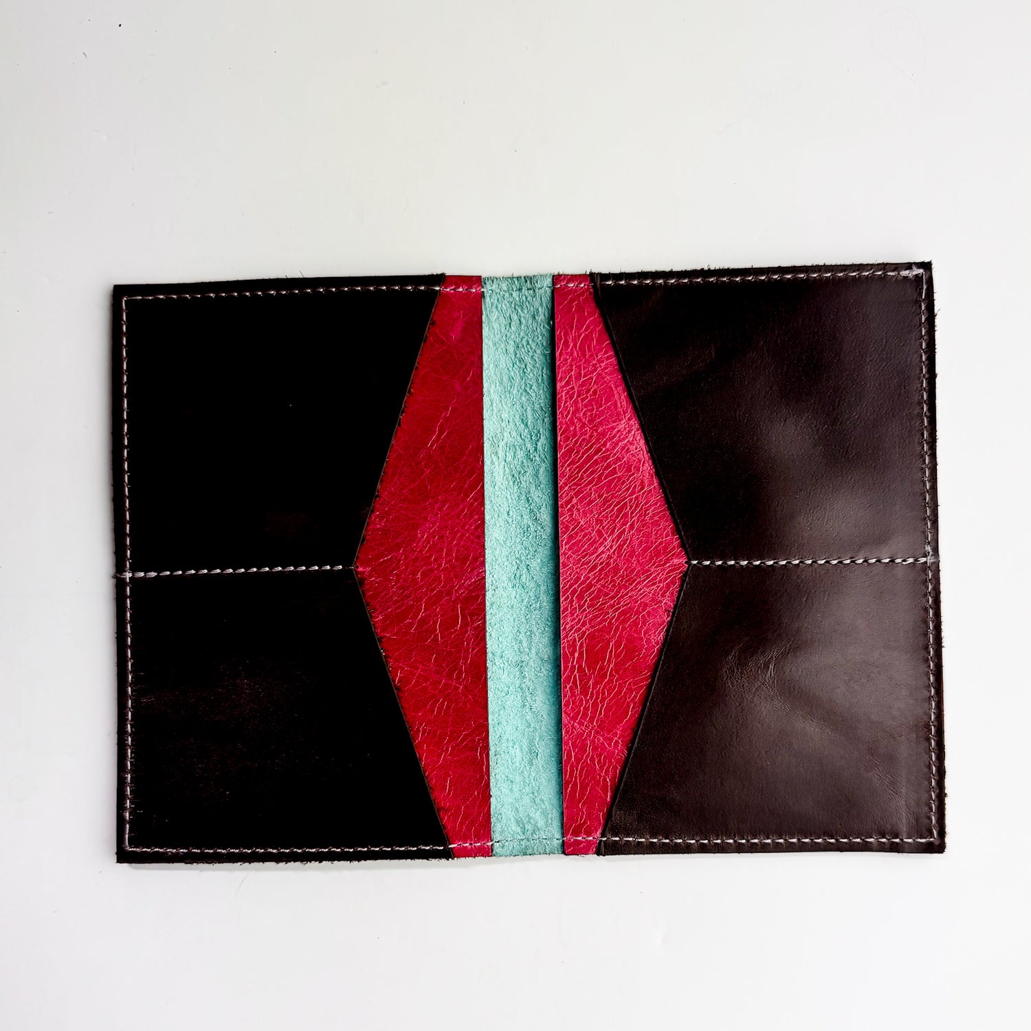 Arena Tradition Collection | Passport Capsule Wallet | Cactus Ostrich
