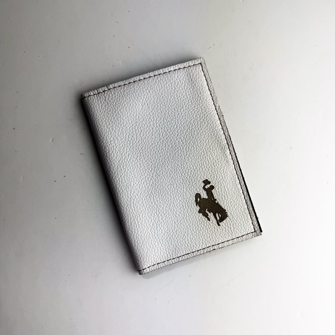 Steamboat Collection | Capsule Wallet | White Pebbble