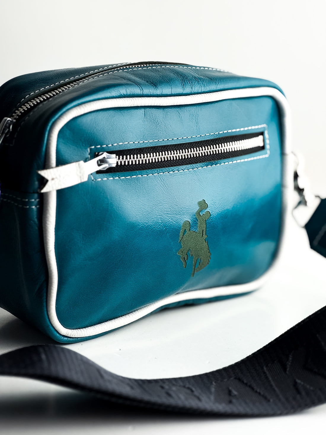 Steamboat Collection | Maeve Crossbody | Turquoise + White Pebble