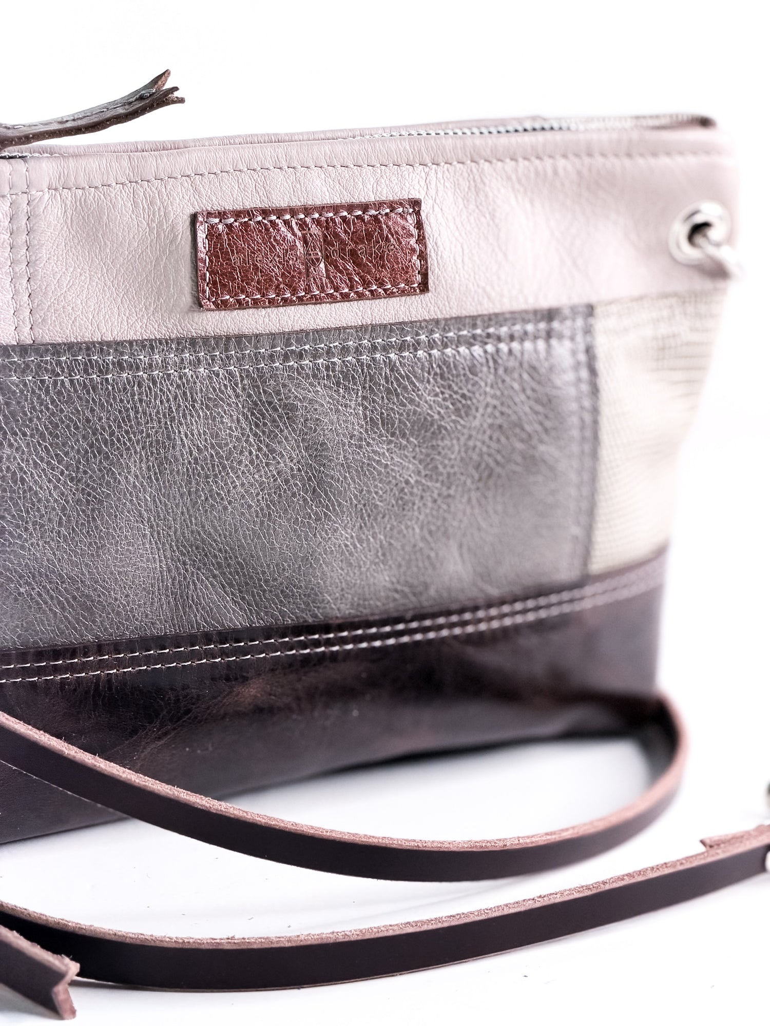 Common Thread Tourist Crossbody No. 8