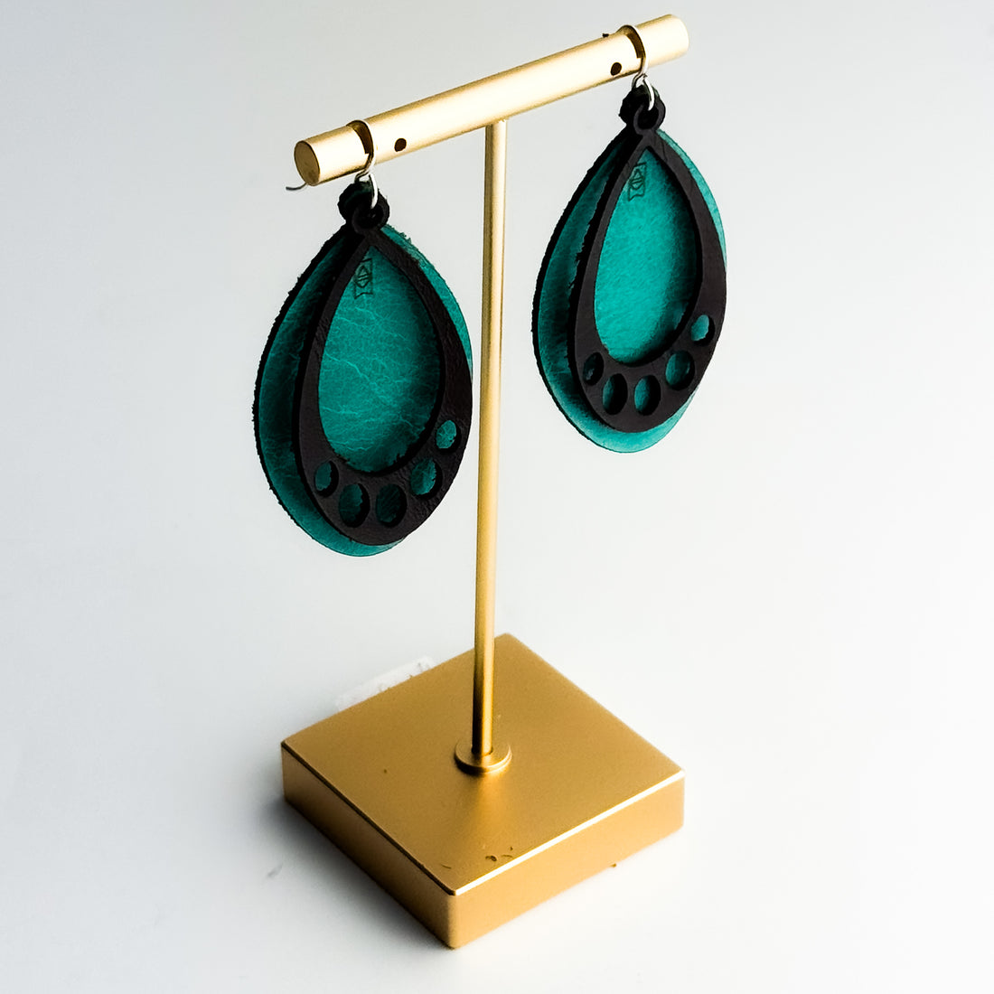 Jewelry | Oval Leather Earrings | Rocky + Cactus