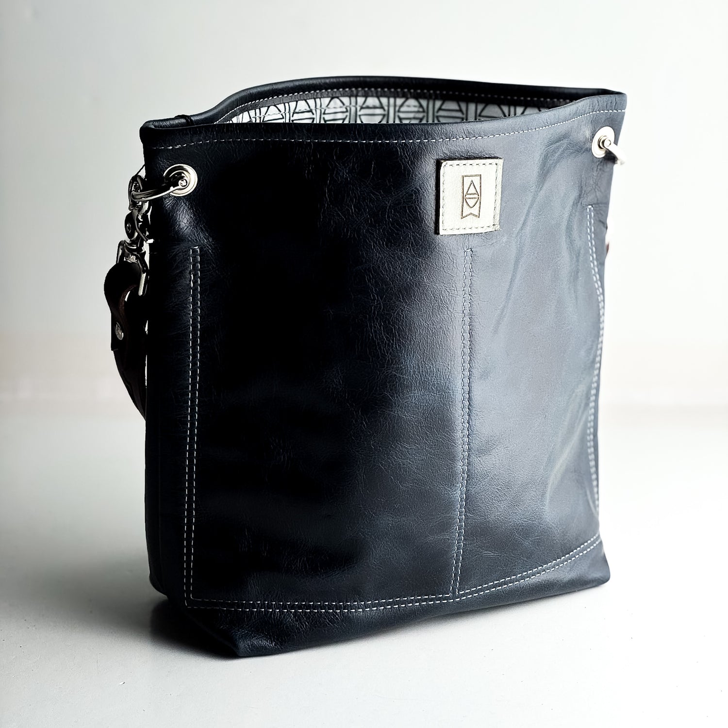 Utah State University Collection | Tivoli Shoulder Tote | Navy