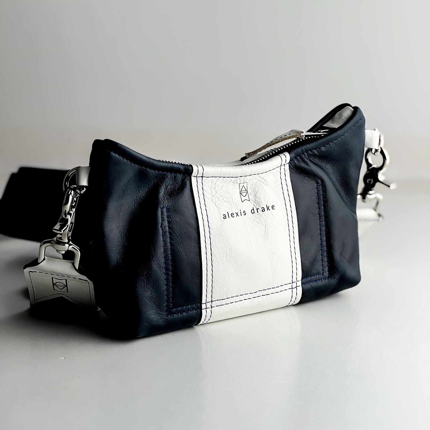 Utah State University Collection | Penelope Crossbody | Navy + White