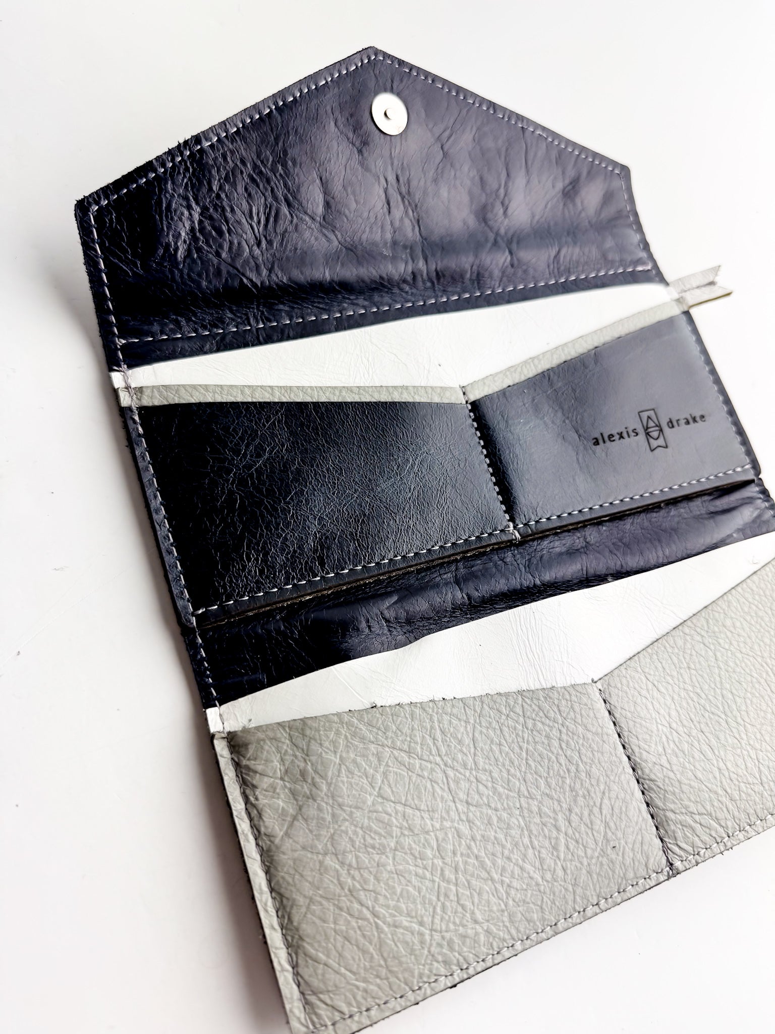 Utah State University Collection | Genevieve Wallet | Navy