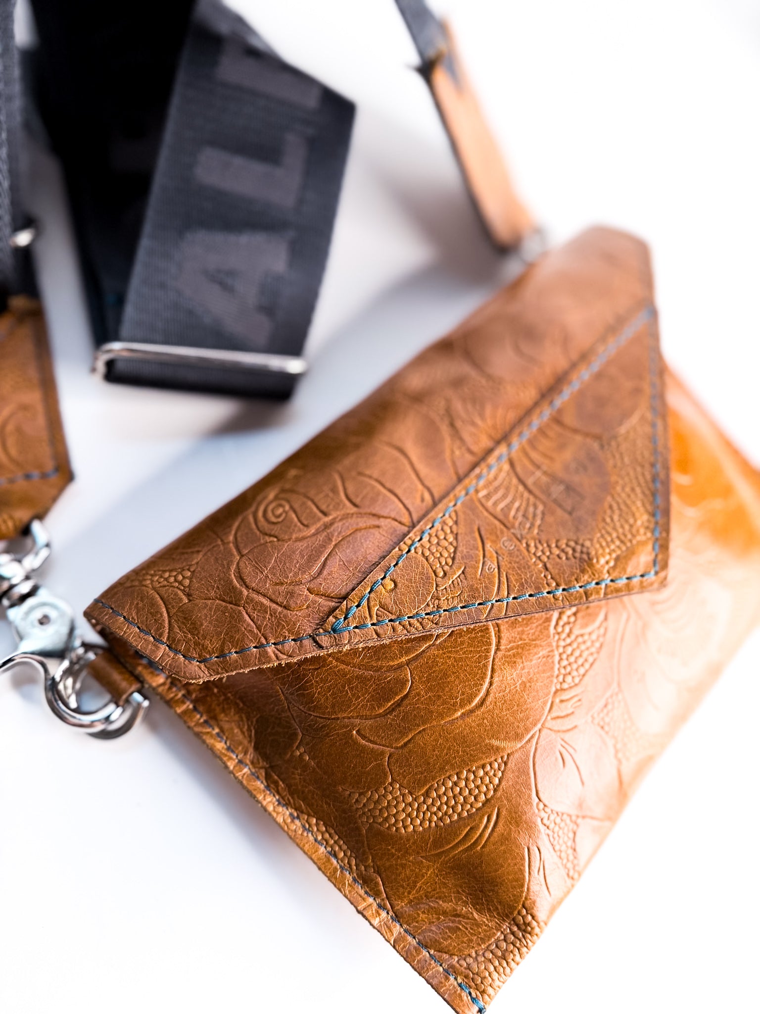 Vintage Cowgirl Collection | Envelope Cellphone Crossbody | Golden Rose Embossed